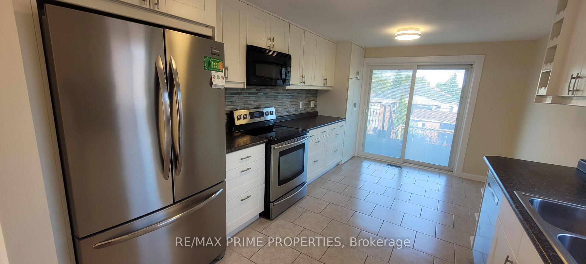 Photo 3 of Unit Upper, 7 Irish Lane, Barrie, Grove East — HOMEH