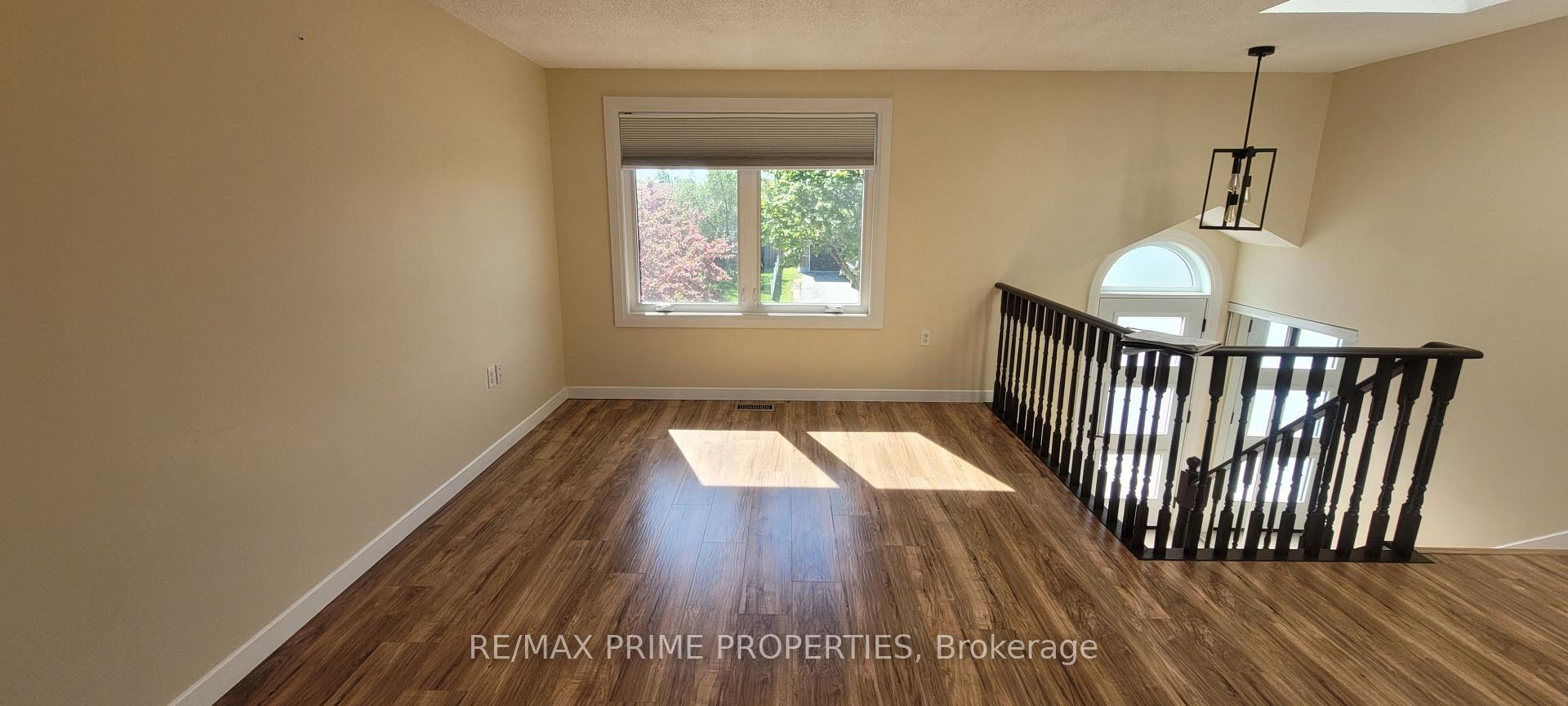 Photo 7 of Unit Upper, 7 Irish Lane, Barrie, Grove East — HOMEH