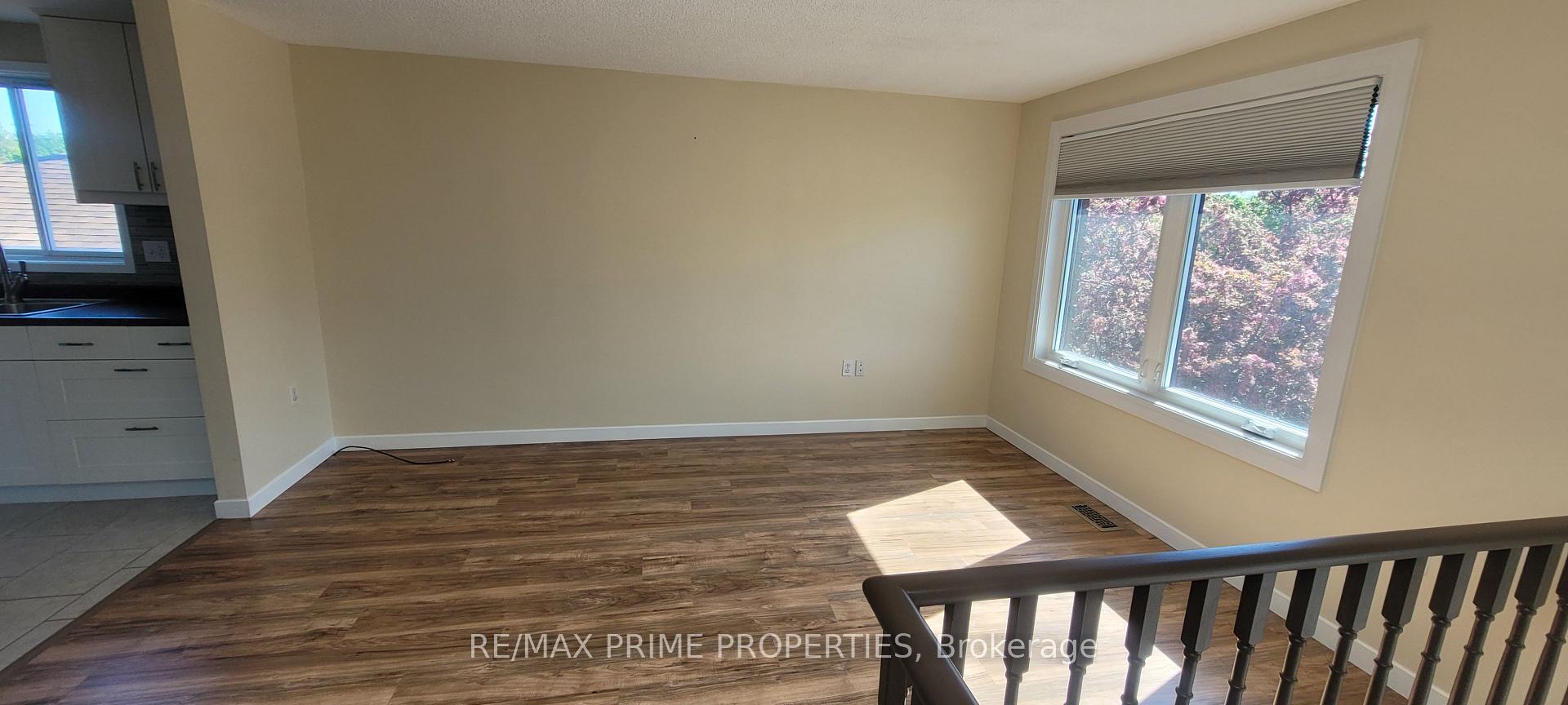 Photo 8 of Unit Upper, 7 Irish Lane, Barrie, Grove East — HOMEH