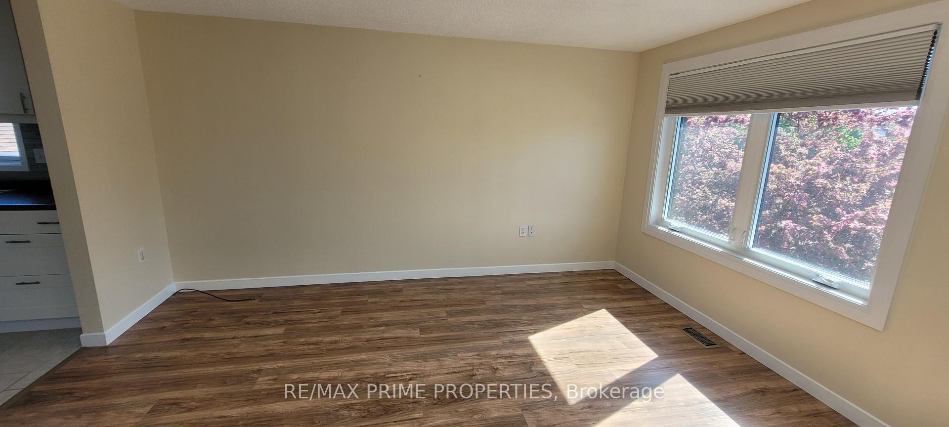 Photo 9 of Unit Upper, 7 Irish Lane, Barrie, Grove East — HOMEH