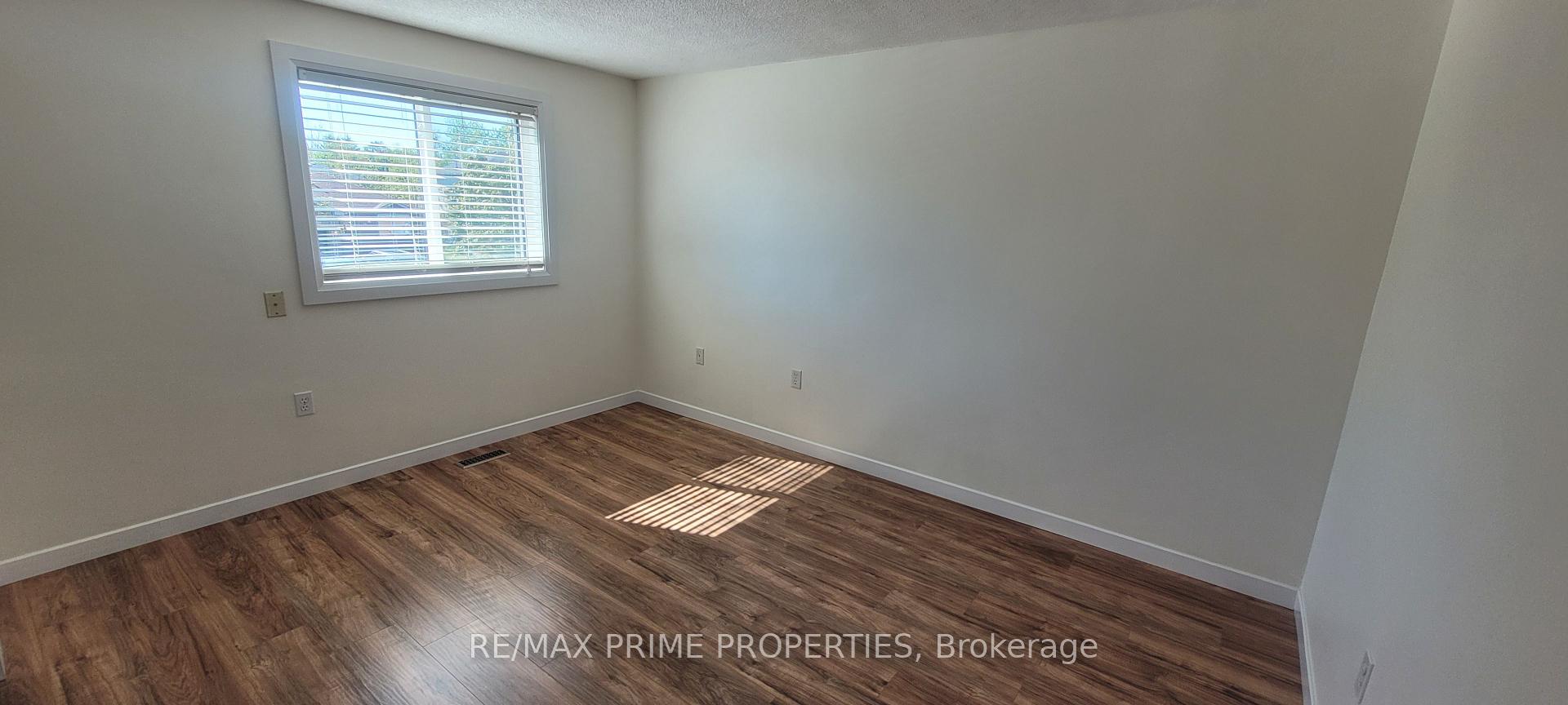 Photo 10 of Unit Upper, 7 Irish Lane, Barrie, Grove East — HOMEH