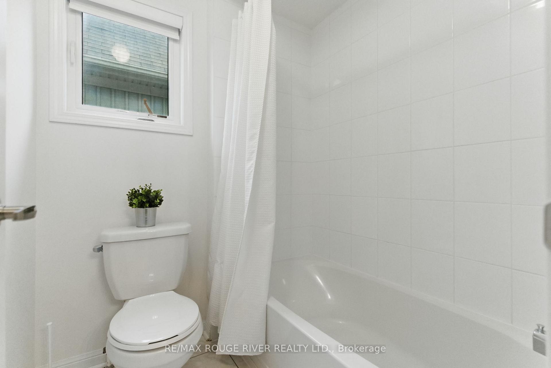 Photo 37 of 7 Edwin Carr Street, Clarington, Bowmanville — HOMEH