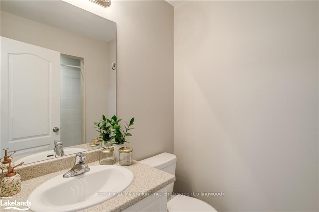 Photo 2 of 33 Lett Avenue, Collingwood — HOMEH