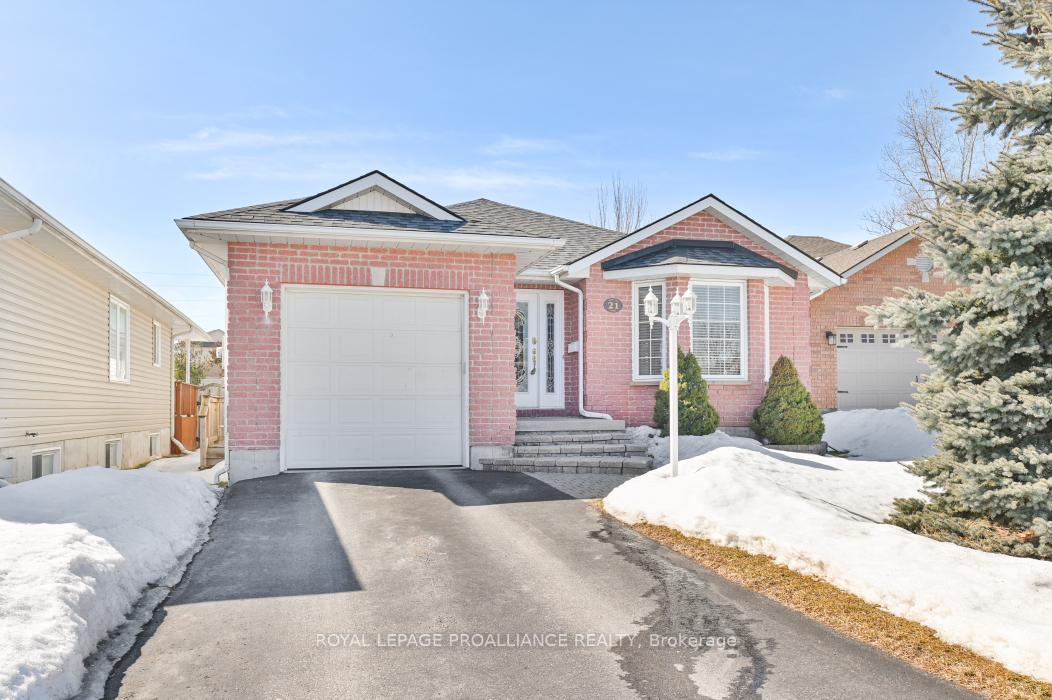 Photo 3 of 21 Moira Lea Court, Belleville, Thurlow Ward — HOMEH