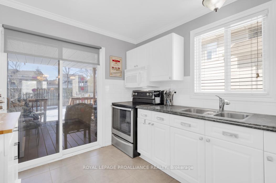 Photo 15 of 21 Moira Lea Court, Belleville, Thurlow Ward — HOMEH