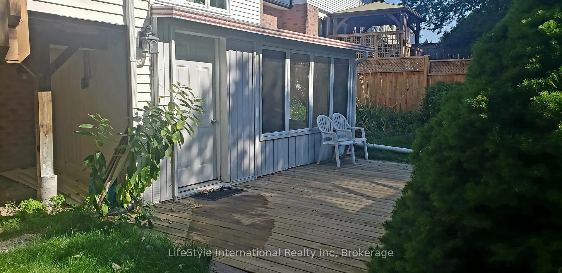 Front of Unit BASEMENT, 333 Ironwood Road