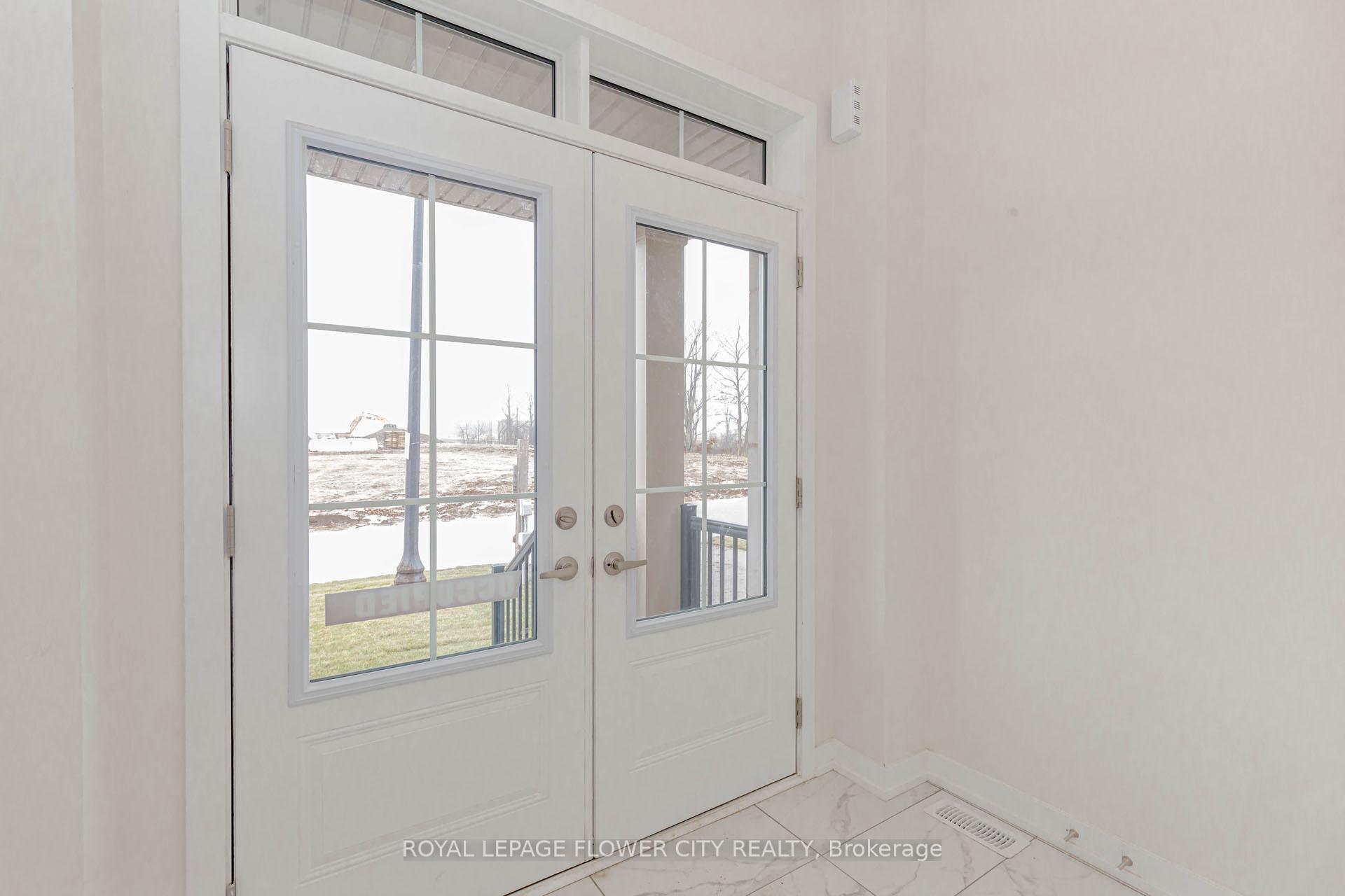 Photo 5 of 129 Henshaw Drive, Kitchener, Mill Courtland Woodside Park — HOMEH