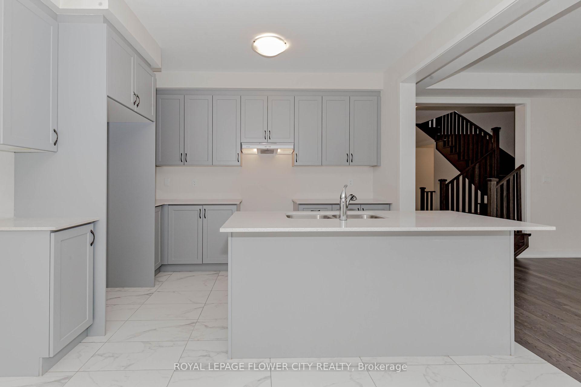 Photo 11 of 129 Henshaw Drive, Kitchener, Mill Courtland Woodside Park — HOMEH