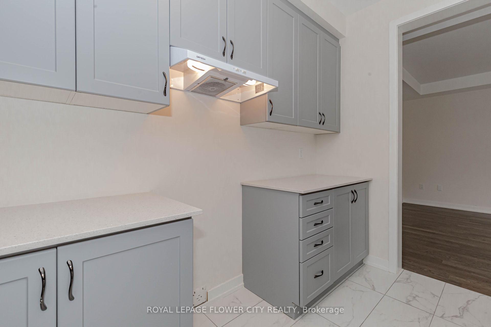 Photo 12 of 129 Henshaw Drive, Kitchener, Mill Courtland Woodside Park — HOMEH
