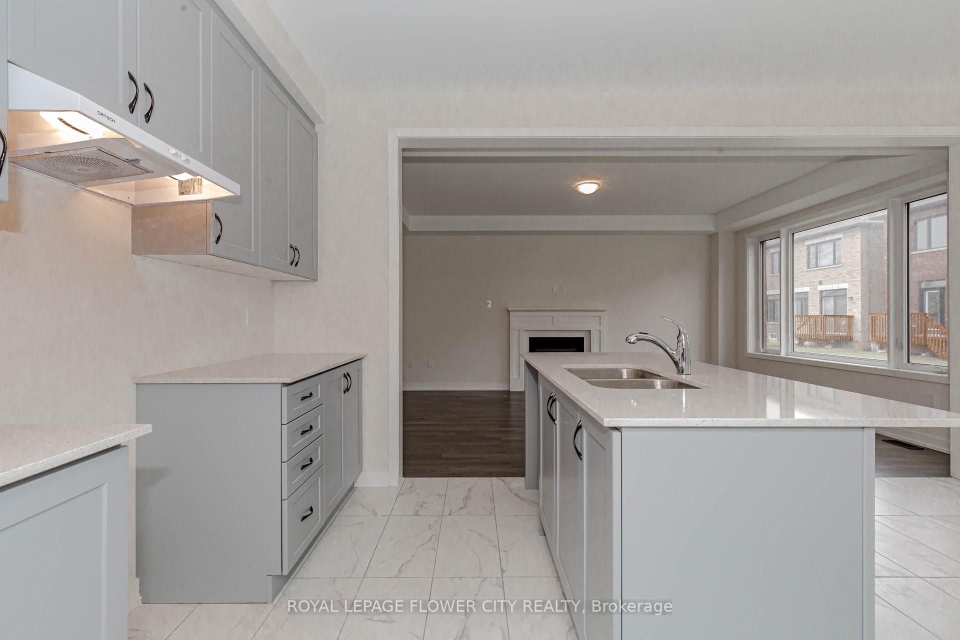 Photo 14 of 129 Henshaw Drive, Kitchener, Mill Courtland Woodside Park — HOMEH