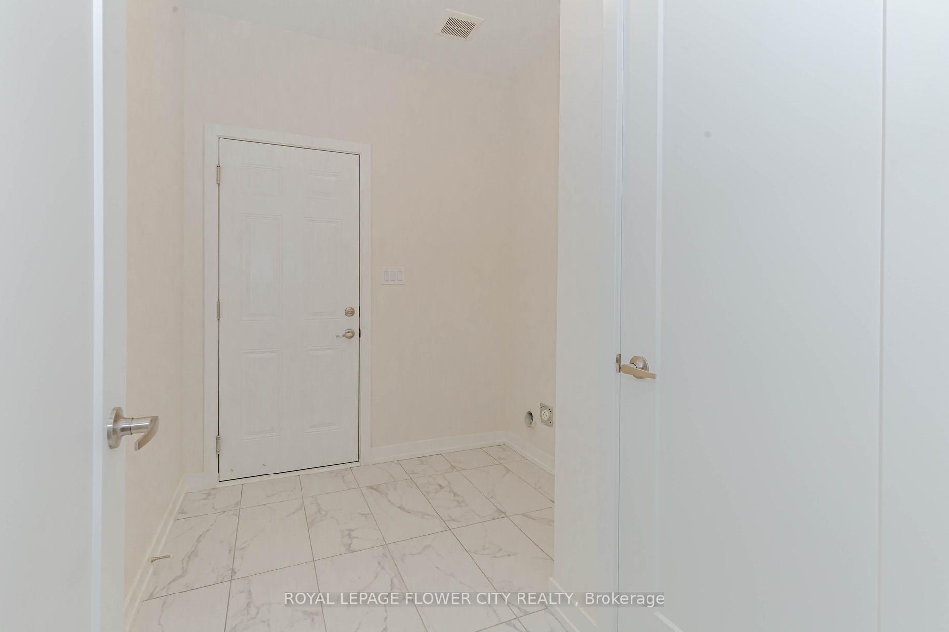 Photo 19 of 129 Henshaw Drive, Kitchener, Mill Courtland Woodside Park — HOMEH