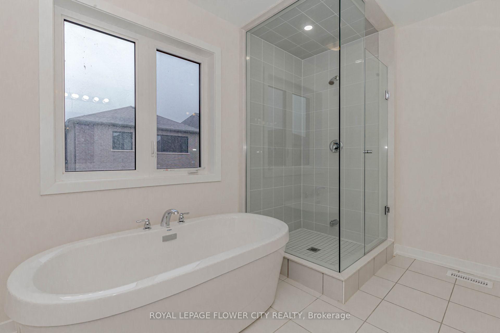 Photo 24 of 129 Henshaw Drive, Kitchener, Mill Courtland Woodside Park — HOMEH