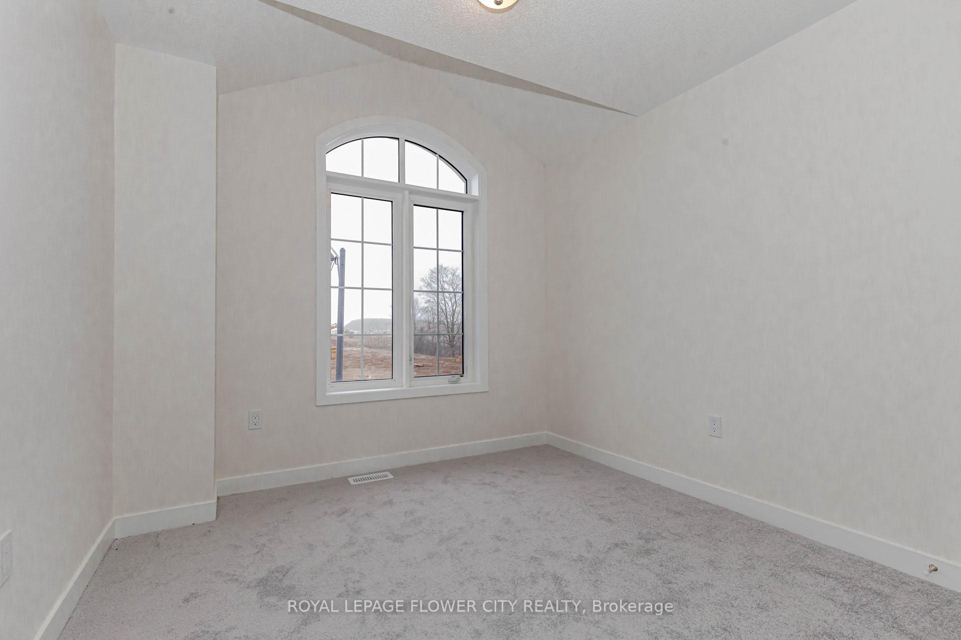 Photo 26 of 129 Henshaw Drive, Kitchener, Mill Courtland Woodside Park — HOMEH