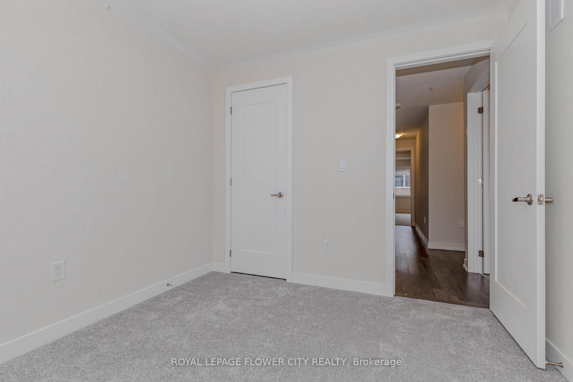 Photo 28 of 129 Henshaw Drive, Kitchener, Mill Courtland Woodside Park — HOMEH