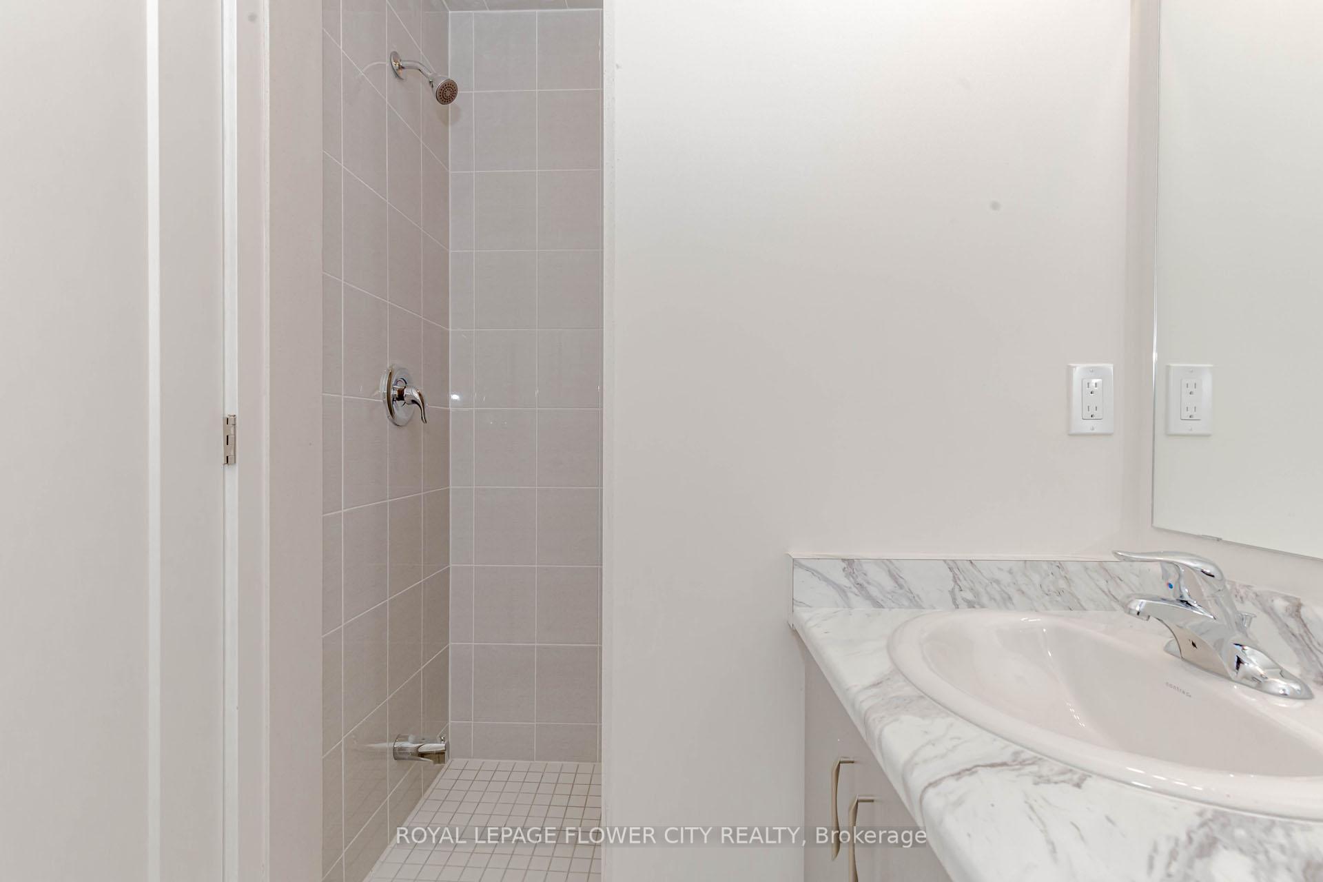 Photo 33 of 129 Henshaw Drive, Kitchener, Mill Courtland Woodside Park — HOMEH
