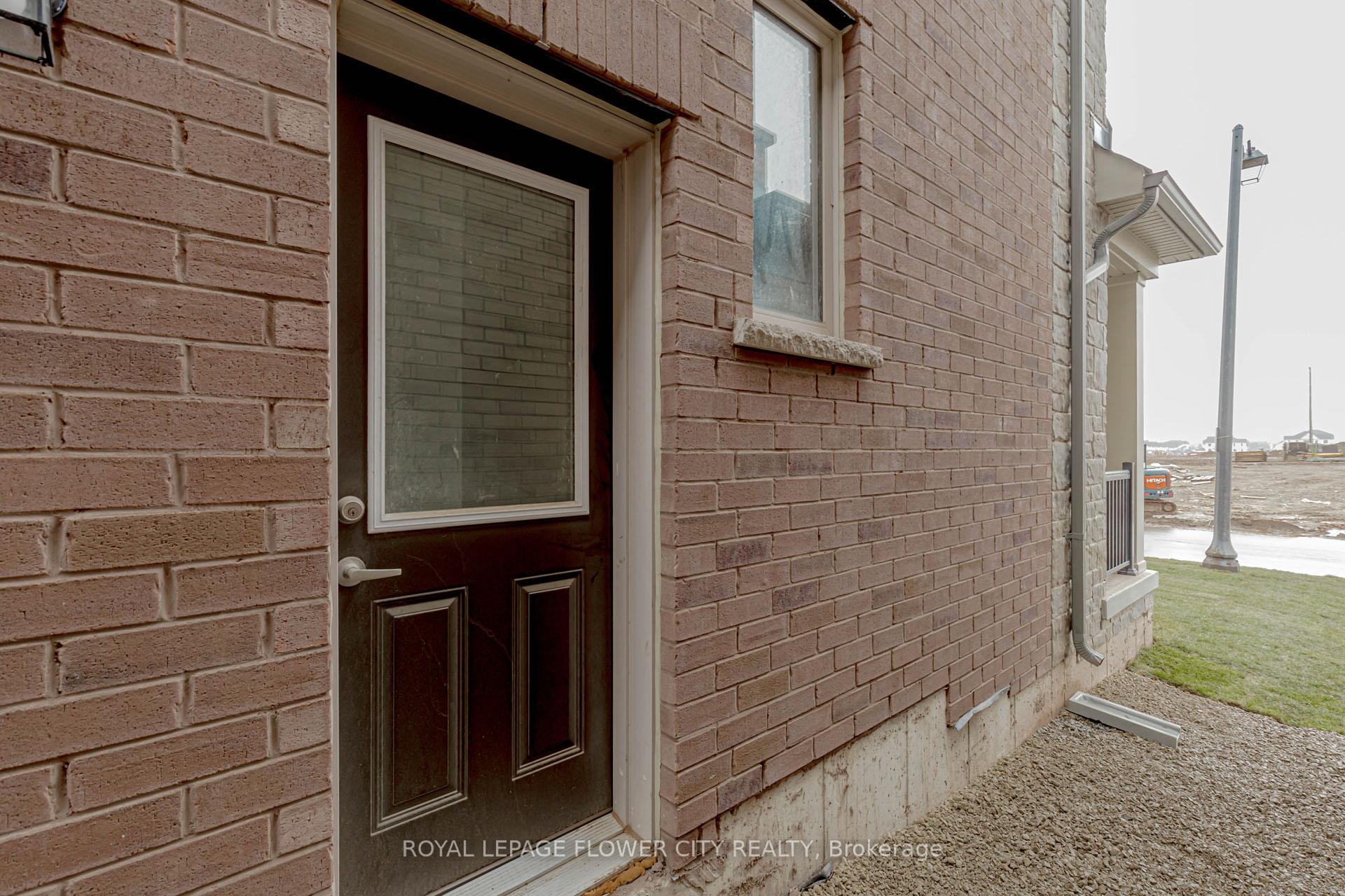 Photo 36 of 129 Henshaw Drive, Kitchener, Mill Courtland Woodside Park — HOMEH