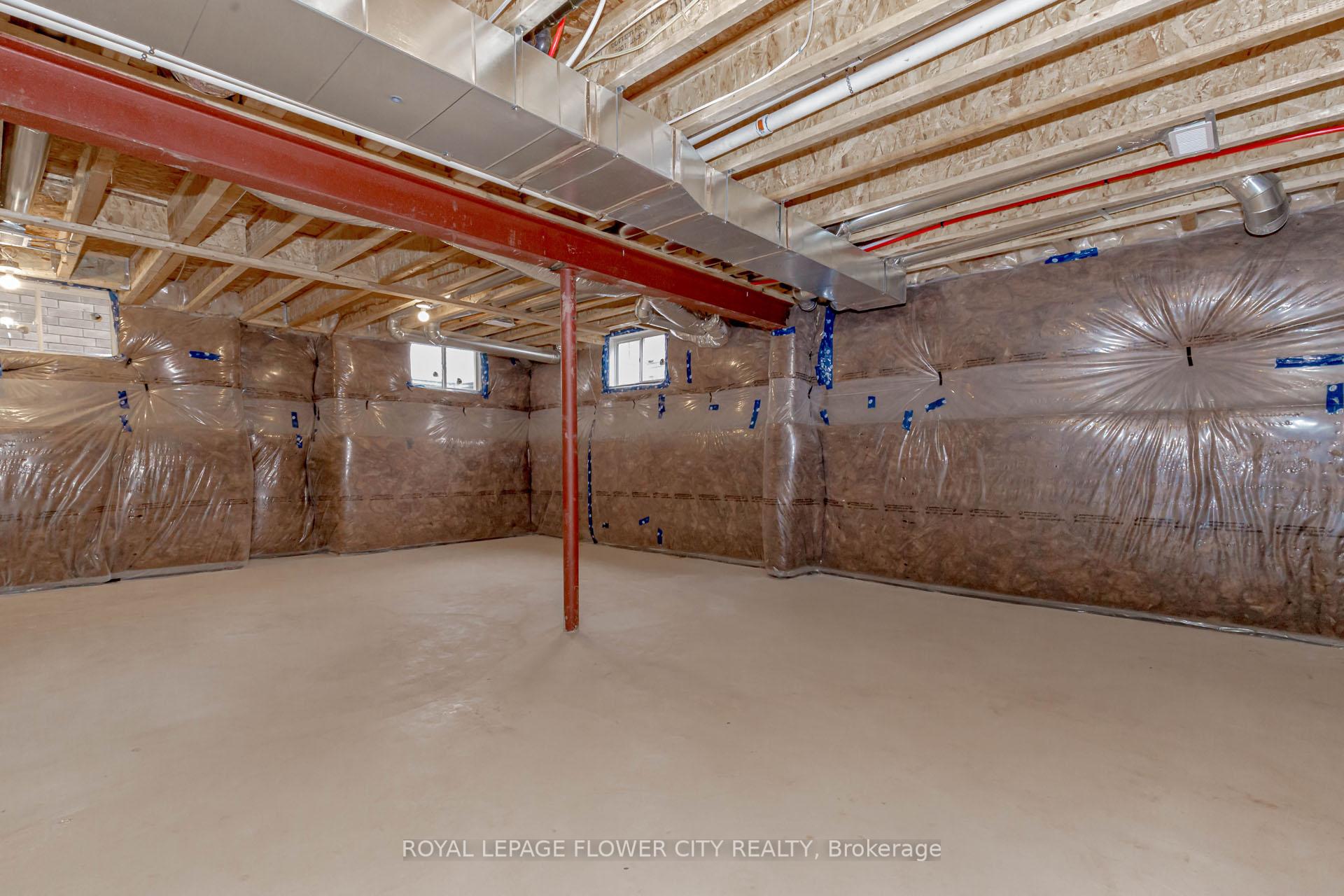 Photo 38 of 129 Henshaw Drive, Kitchener, Mill Courtland Woodside Park — HOMEH