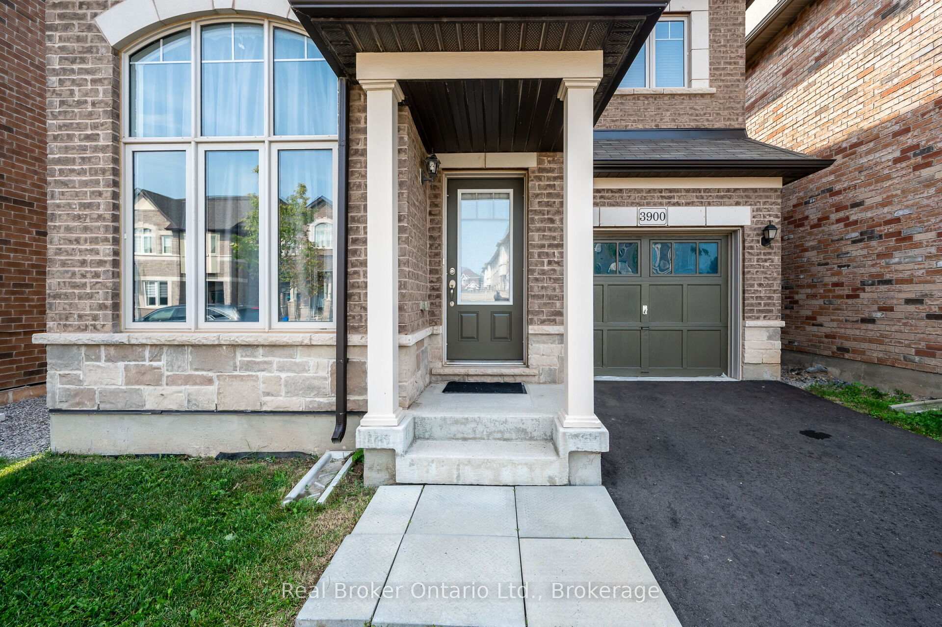 Photo 5 of 3900 Koenig Road, Burlington, Alton — HOMEH