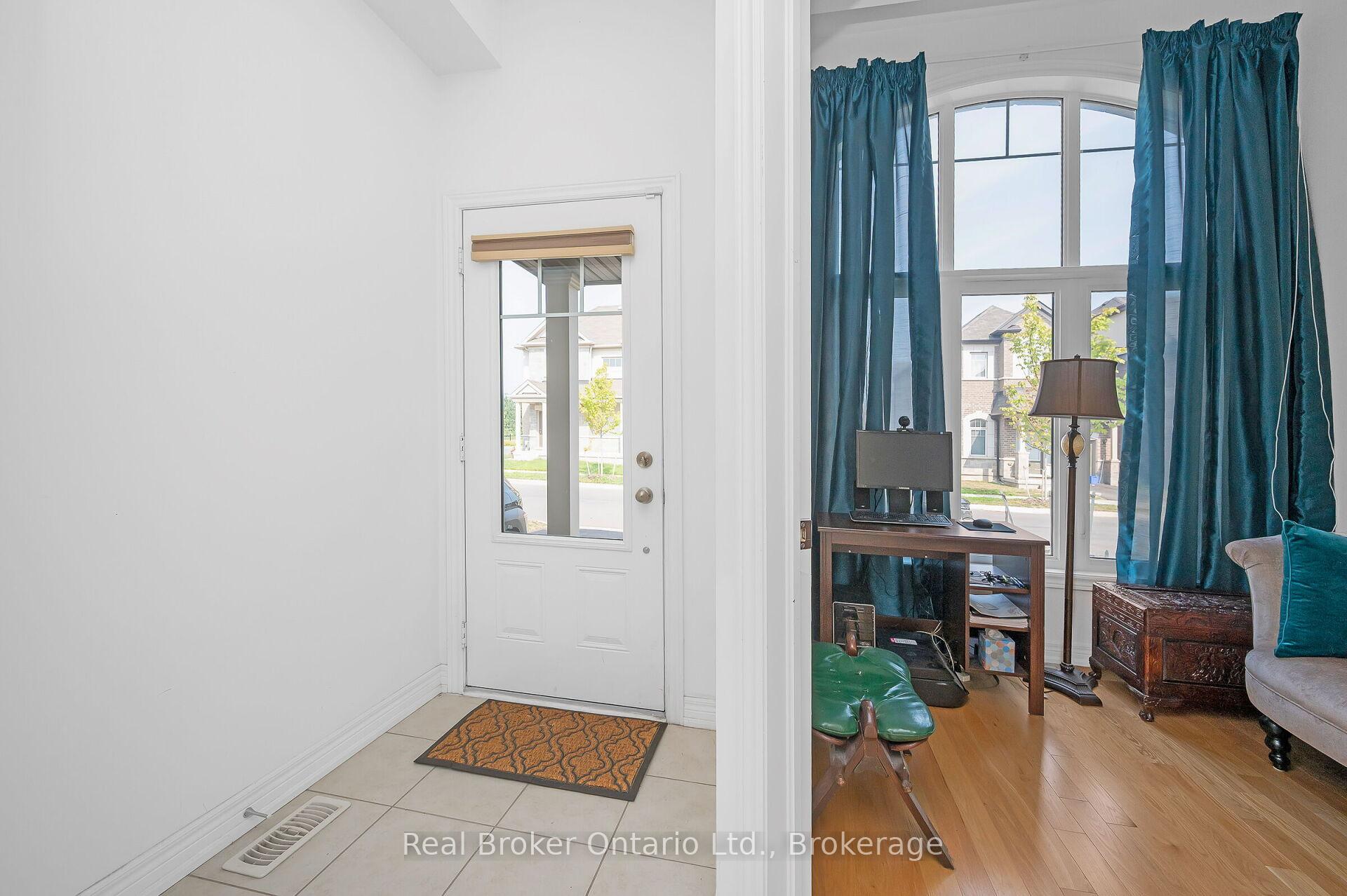Photo 7 of 3900 Koenig Road, Burlington, Alton — HOMEH
