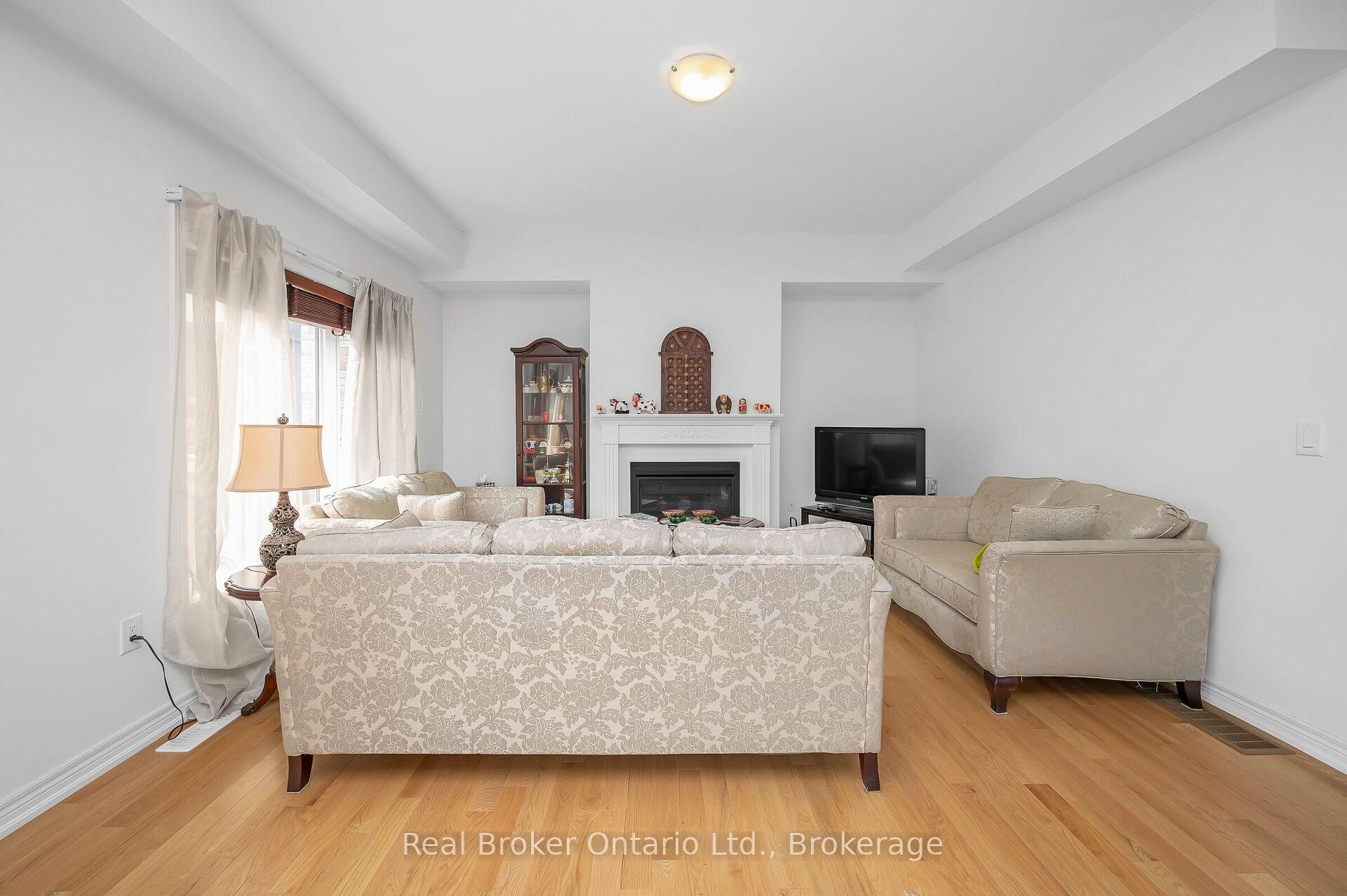 Photo 15 of 3900 Koenig Road, Burlington, Alton — HOMEH