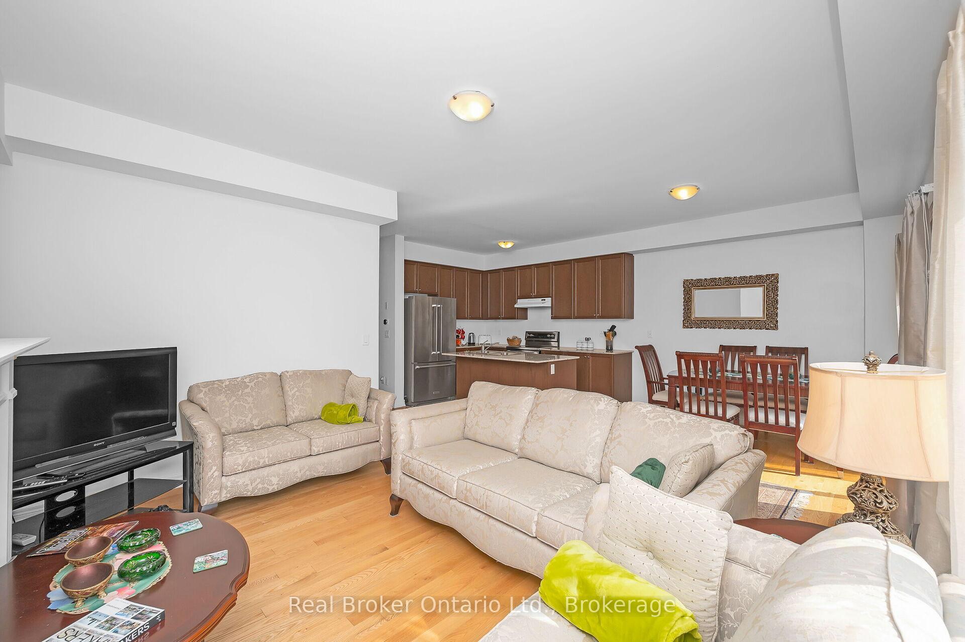 Photo 17 of 3900 Koenig Road, Burlington, Alton — HOMEH