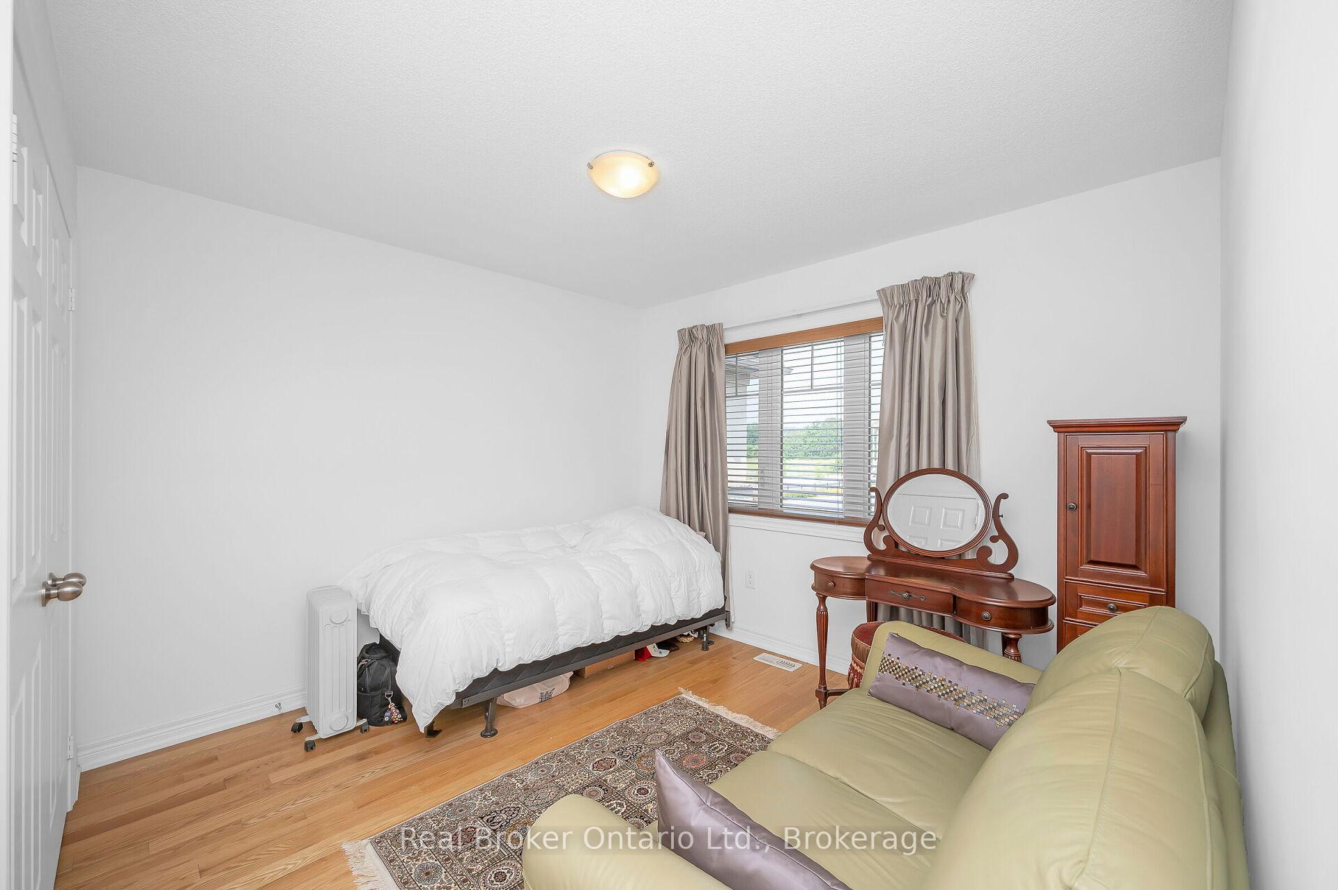 Photo 23 of 3900 Koenig Road, Burlington, Alton — HOMEH