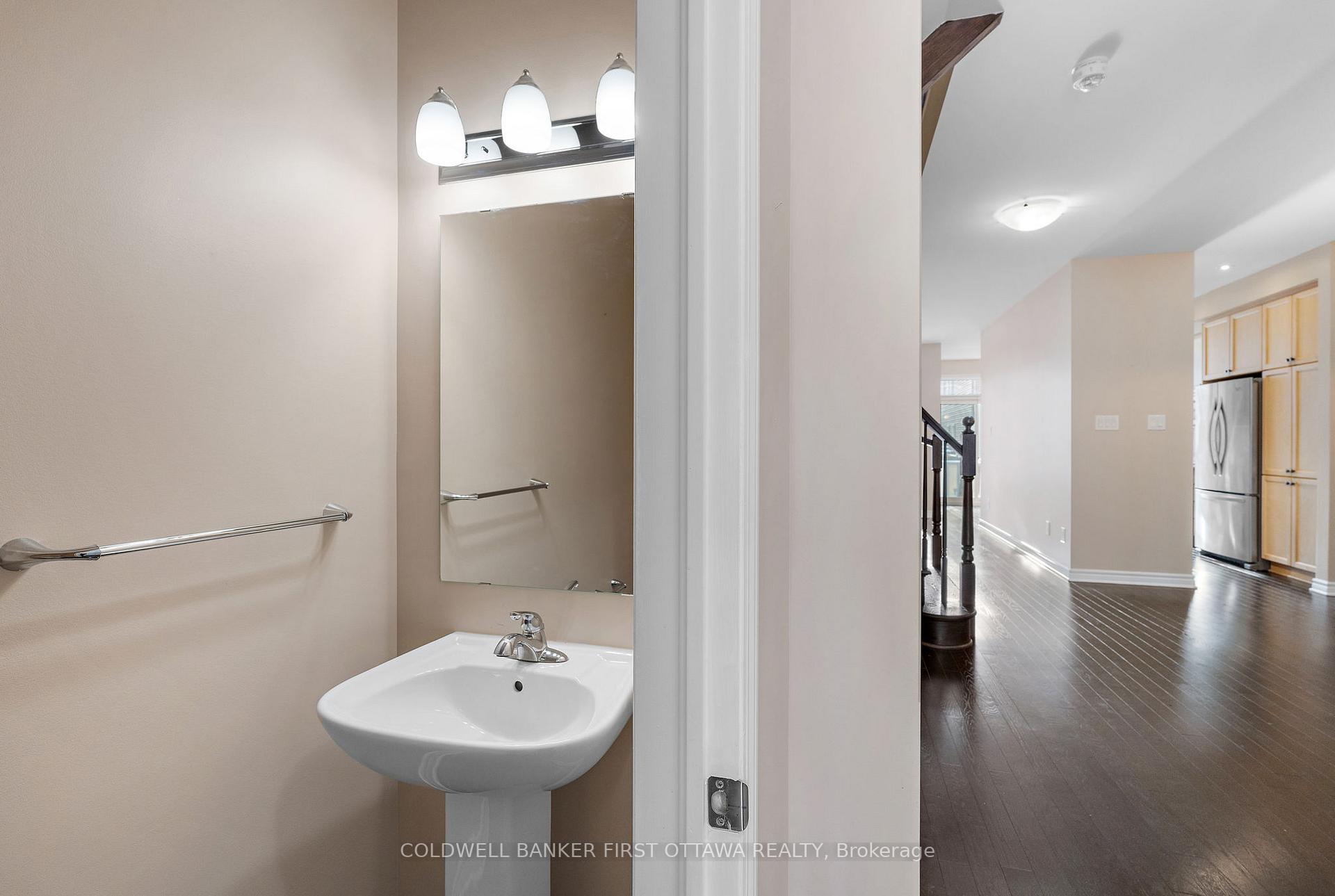 Photo 5 of 285 Fergus Crescent, Ottawa, Barrhaven - Cedargrove/Fraserdale — HOMEH