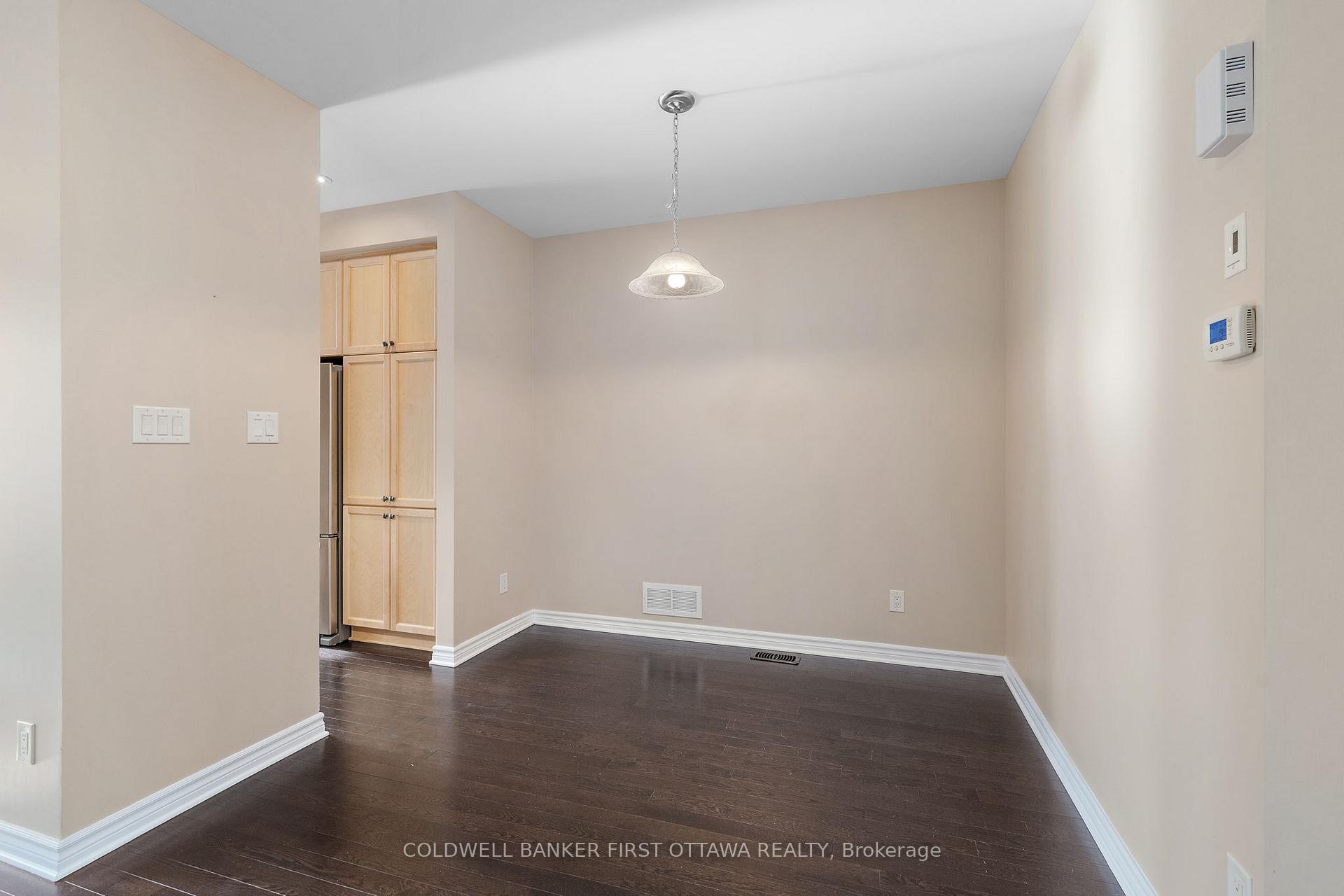 Photo 7 of 285 Fergus Crescent, Ottawa, Barrhaven - Cedargrove/Fraserdale — HOMEH