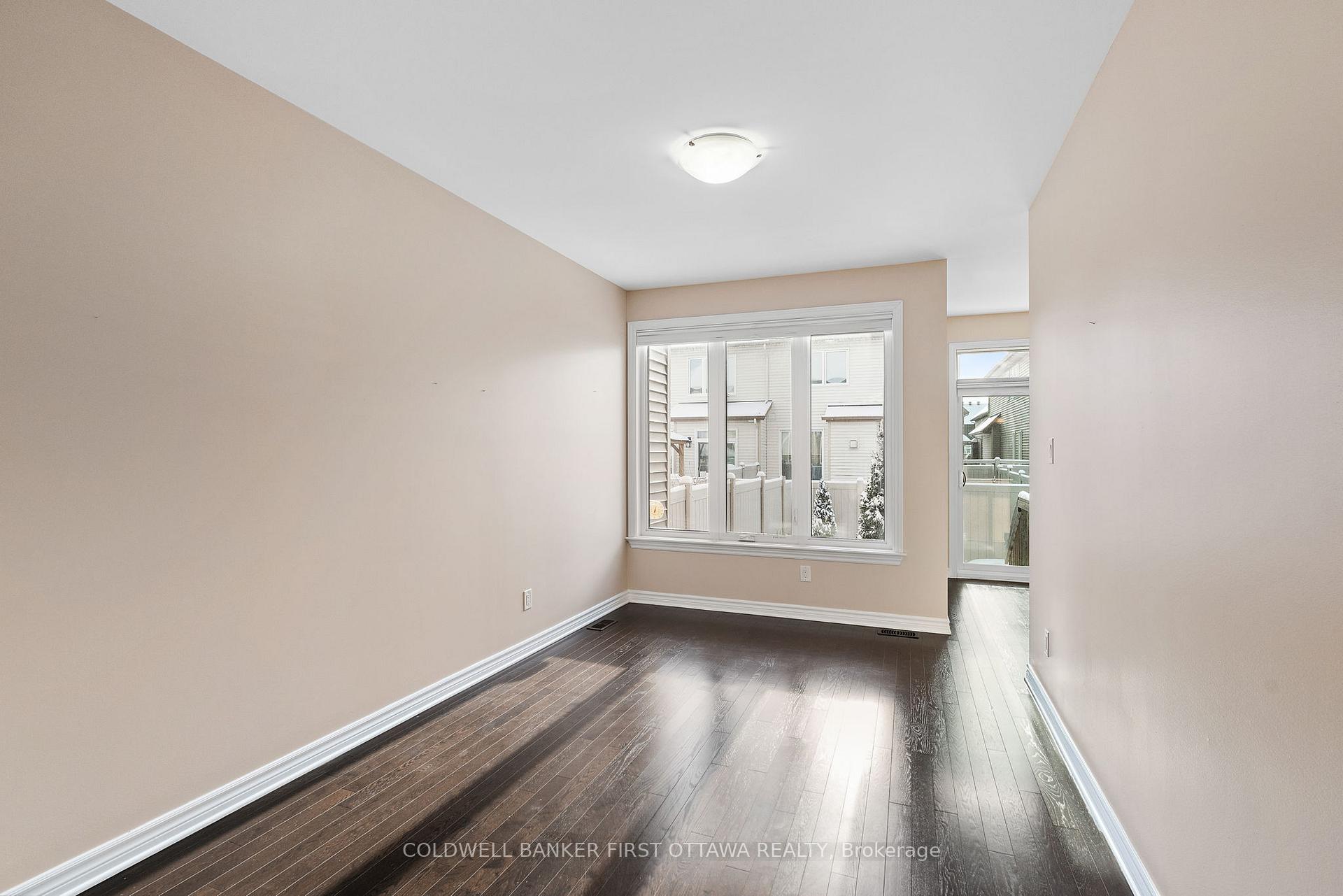 Photo 8 of 285 Fergus Crescent, Ottawa, Barrhaven - Cedargrove/Fraserdale — HOMEH