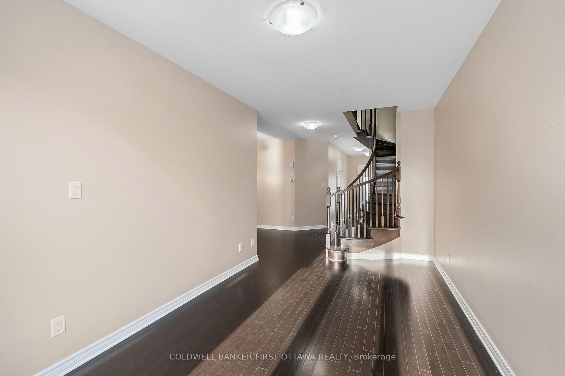 Photo 9 of 285 Fergus Crescent, Ottawa, Barrhaven - Cedargrove/Fraserdale — HOMEH