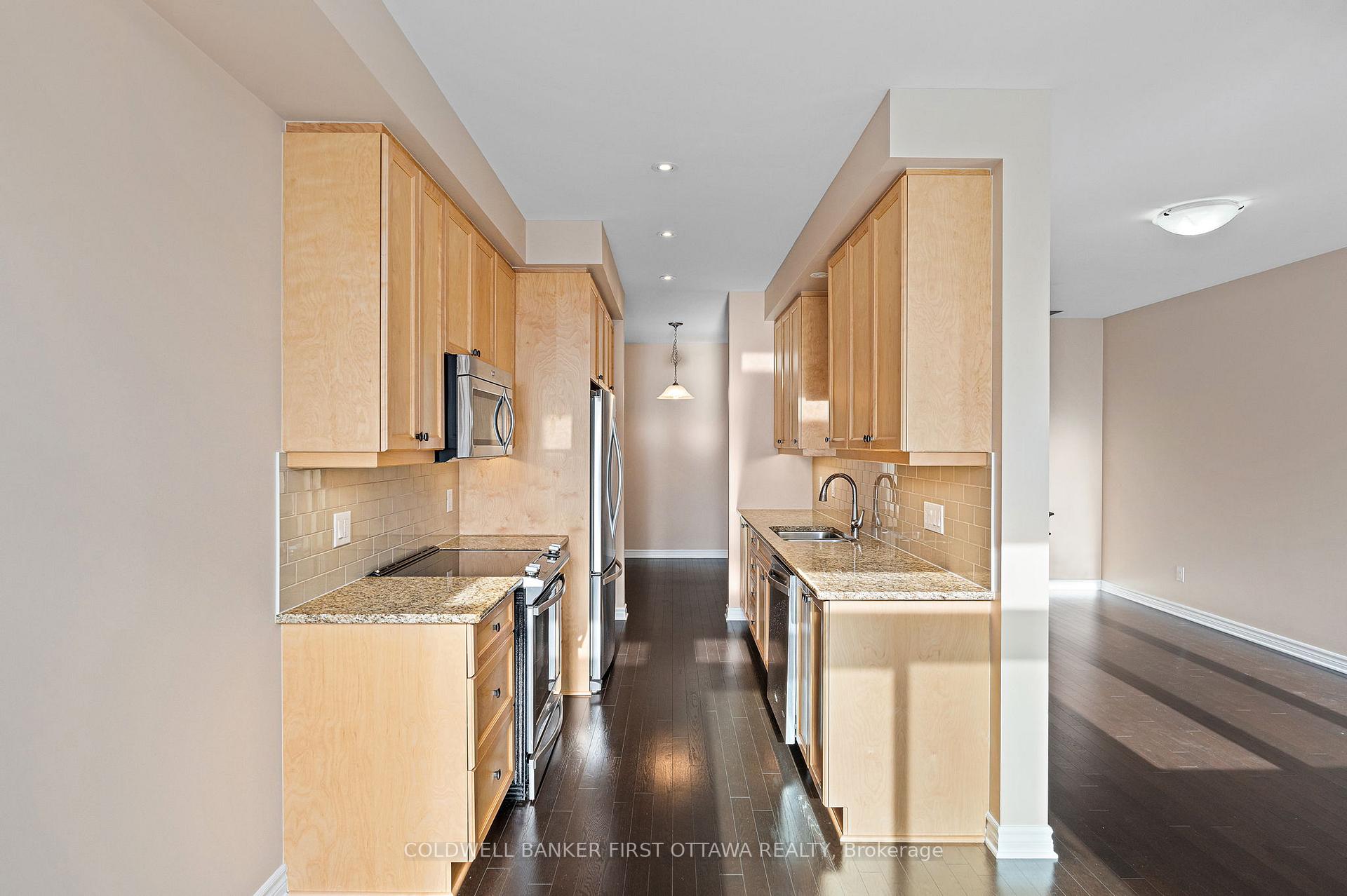 Photo 11 of 285 Fergus Crescent, Ottawa, Barrhaven - Cedargrove/Fraserdale — HOMEH