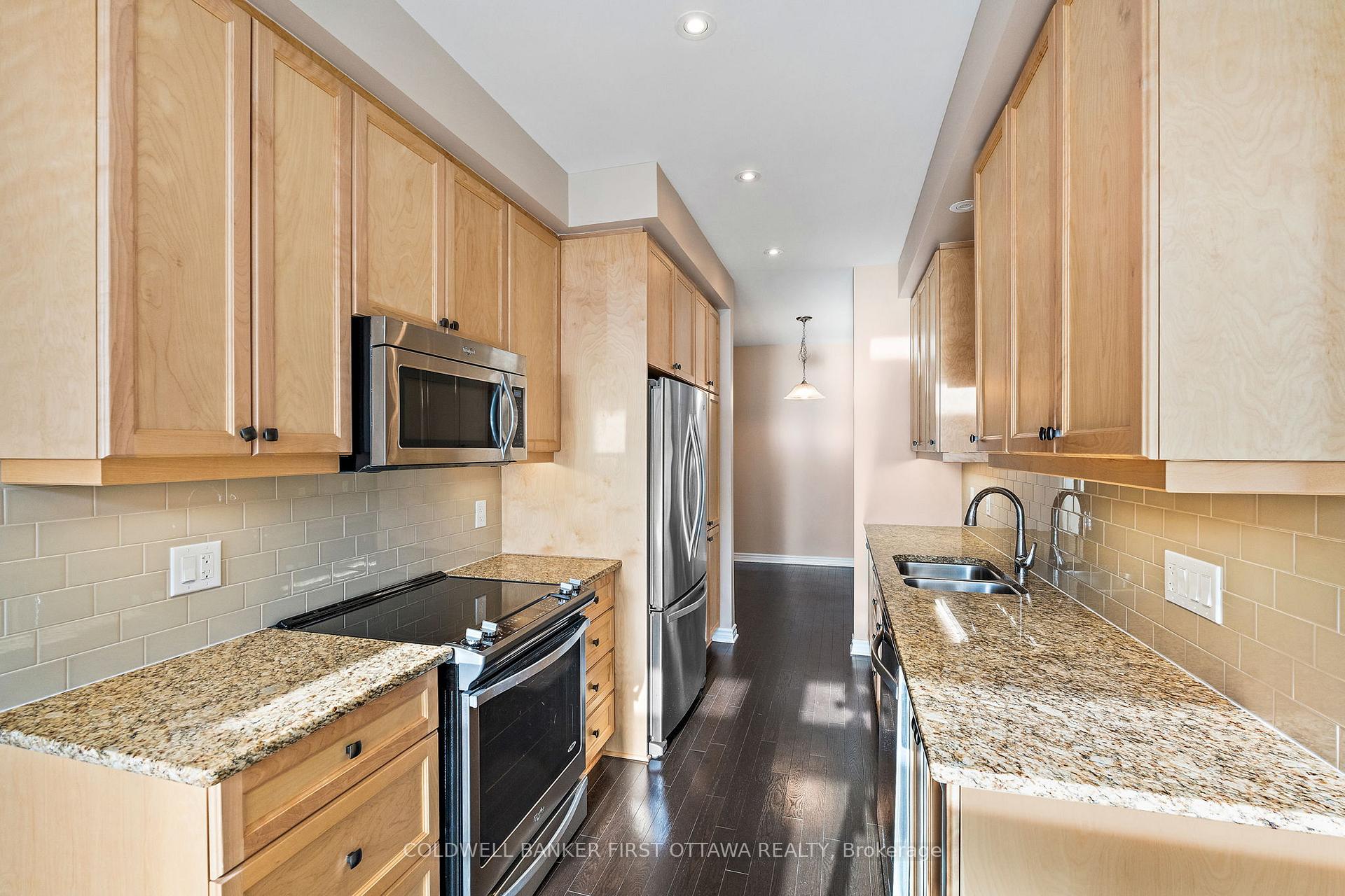 Photo 12 of 285 Fergus Crescent, Ottawa, Barrhaven - Cedargrove/Fraserdale — HOMEH