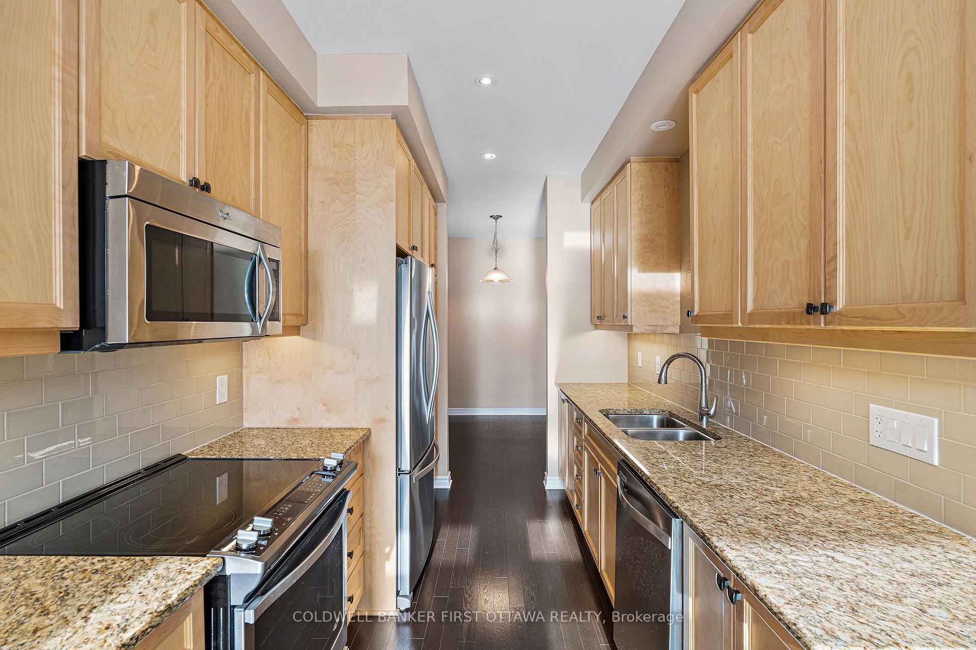 Photo 13 of 285 Fergus Crescent, Ottawa, Barrhaven - Cedargrove/Fraserdale — HOMEH