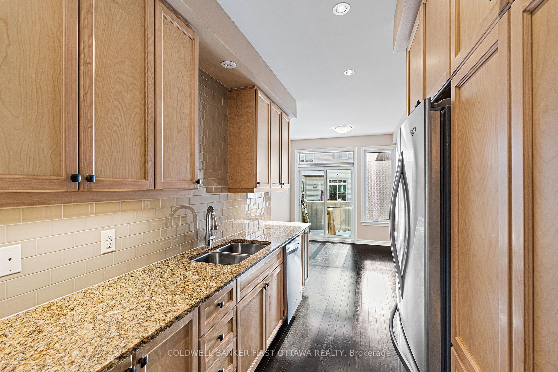 Photo 14 of 285 Fergus Crescent, Ottawa, Barrhaven - Cedargrove/Fraserdale — HOMEH