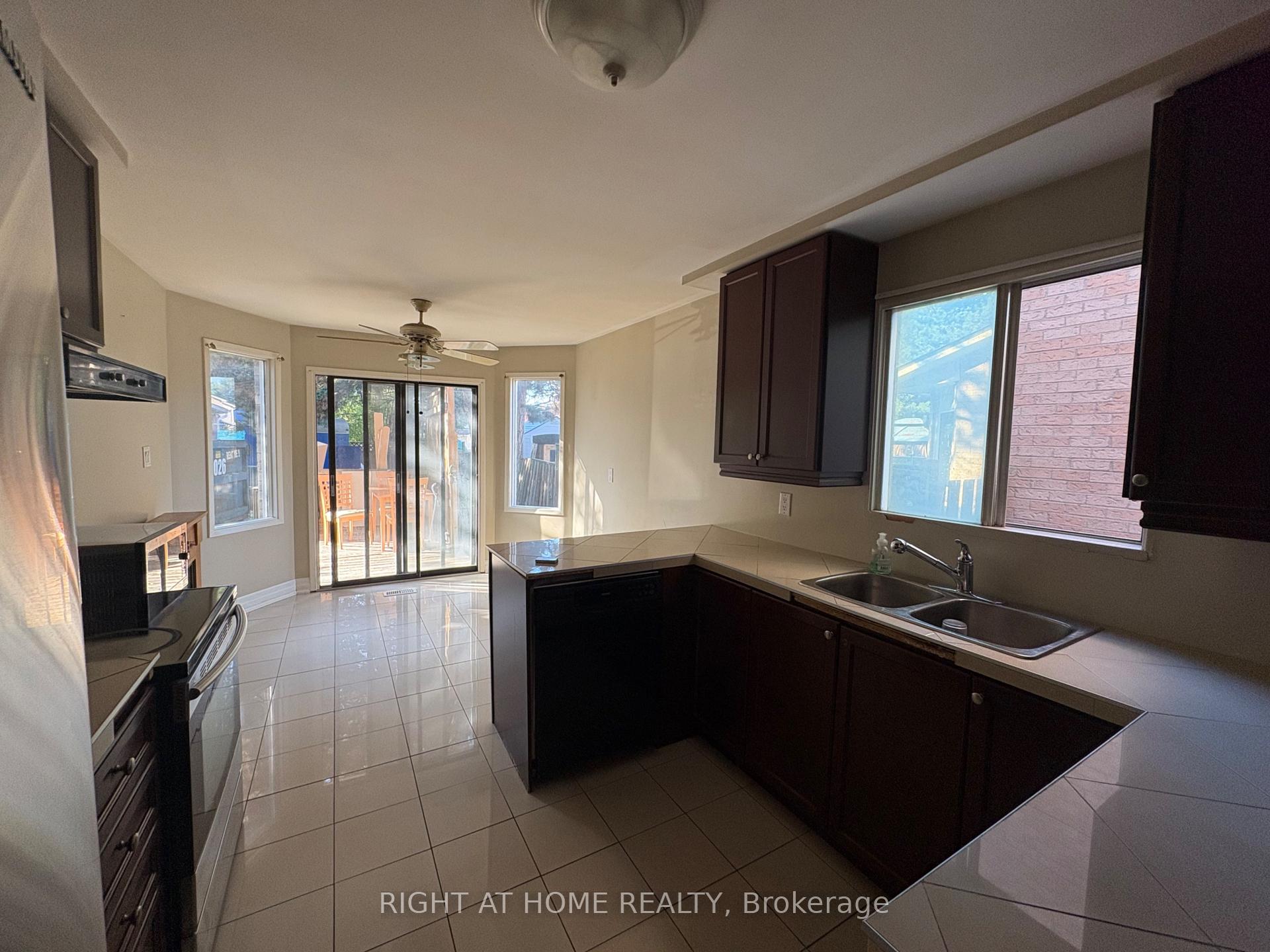 Photo 6 of 2 Fountainbridge Drive, Caledon, Bolton East — HOMEH