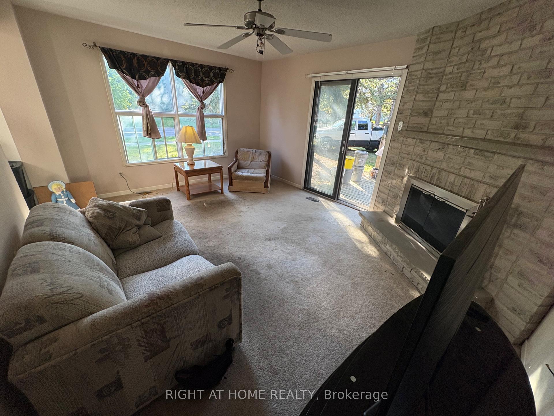 Photo 8 of 2 Fountainbridge Drive, Caledon, Bolton East — HOMEH