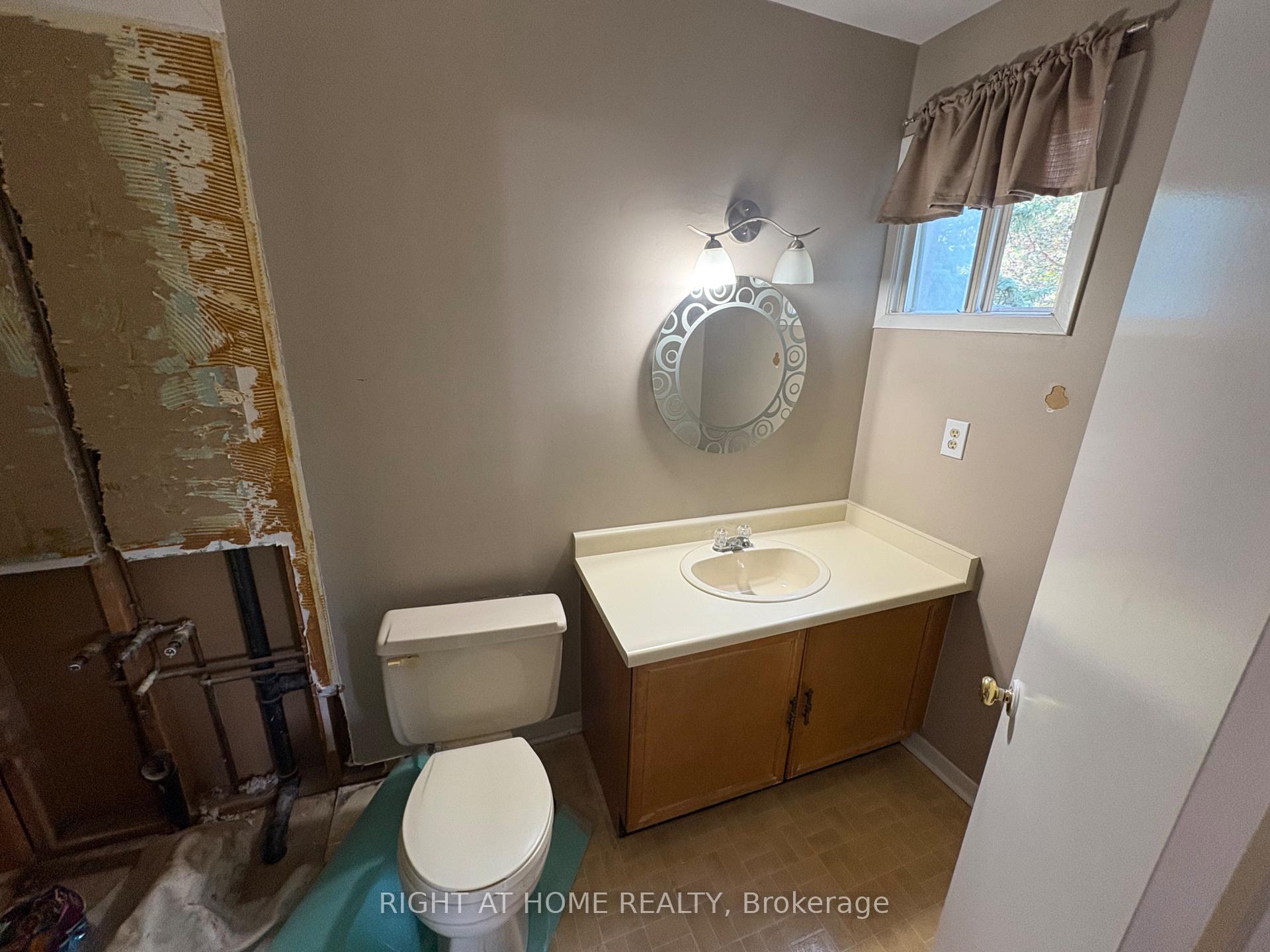 Photo 14 of 2 Fountainbridge Drive, Caledon, Bolton East — HOMEH