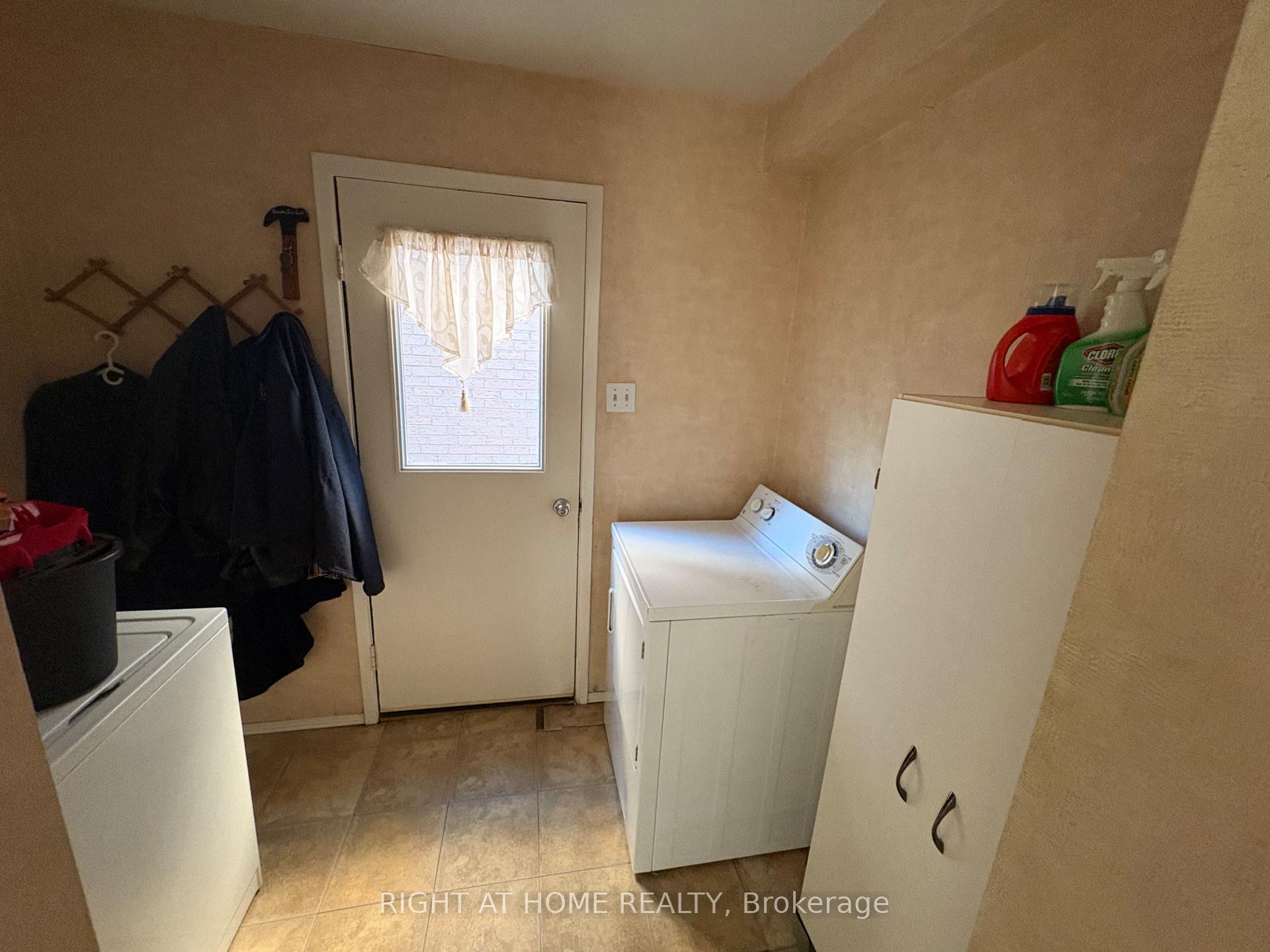 Photo 16 of 2 Fountainbridge Drive, Caledon, Bolton East — HOMEH