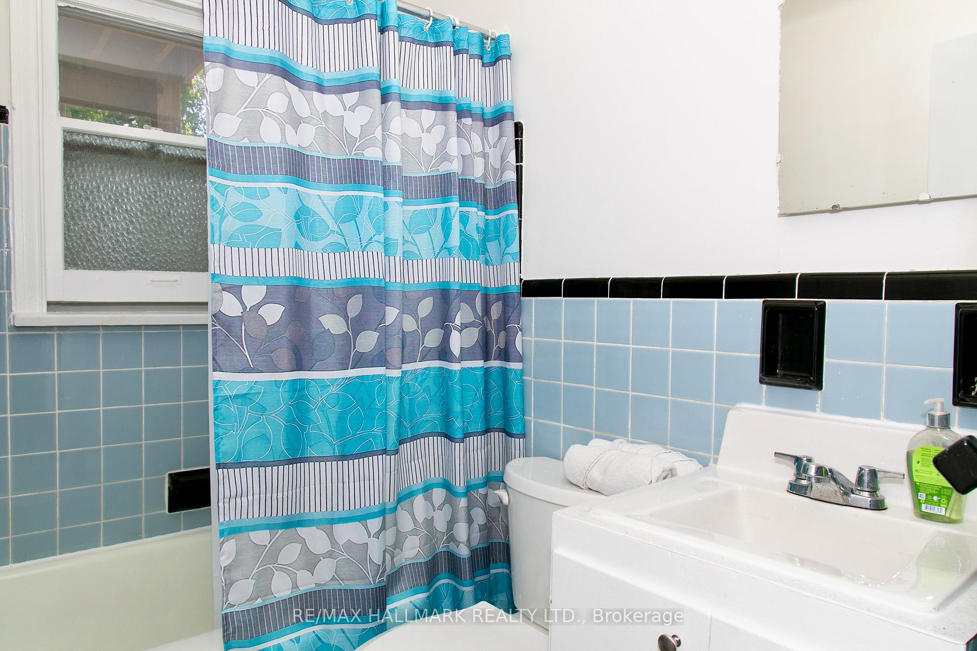 Photo 18 of 5245 Wyandotte Street E, Windsor — HOMEH