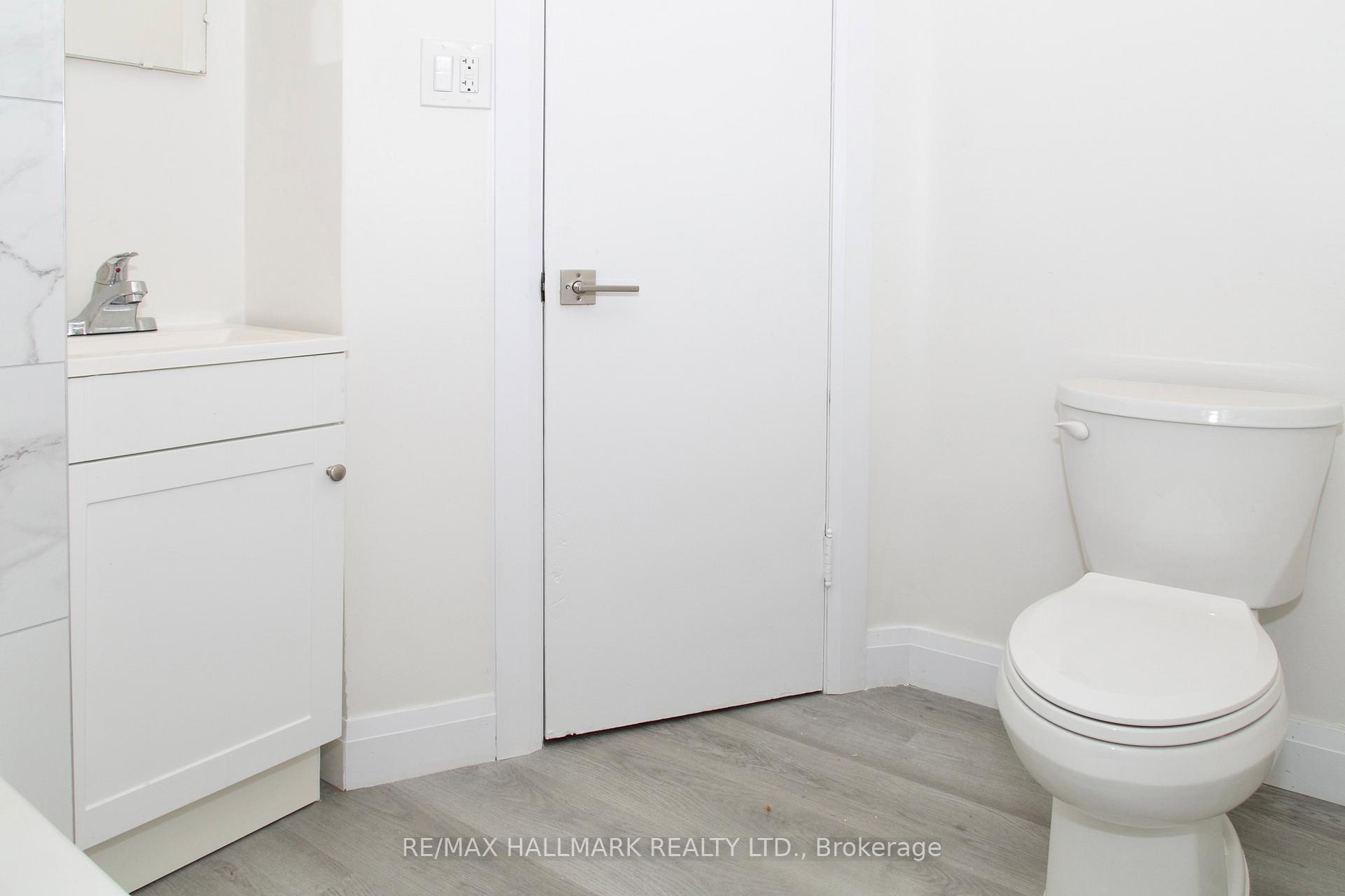 Photo 8 of 5245 Wyandotte Street E, Windsor — HOMEH