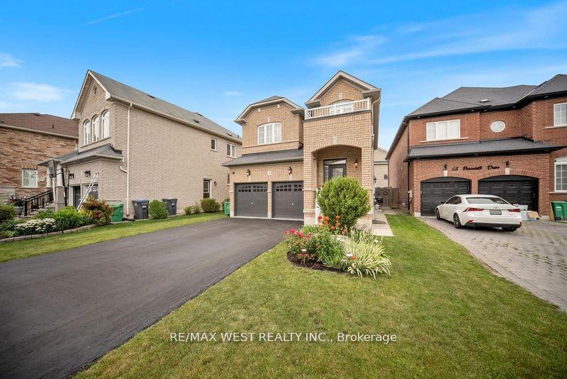 Photo 2 of 4 Dilworth Chase, Brampton, Bram East — HOMEH