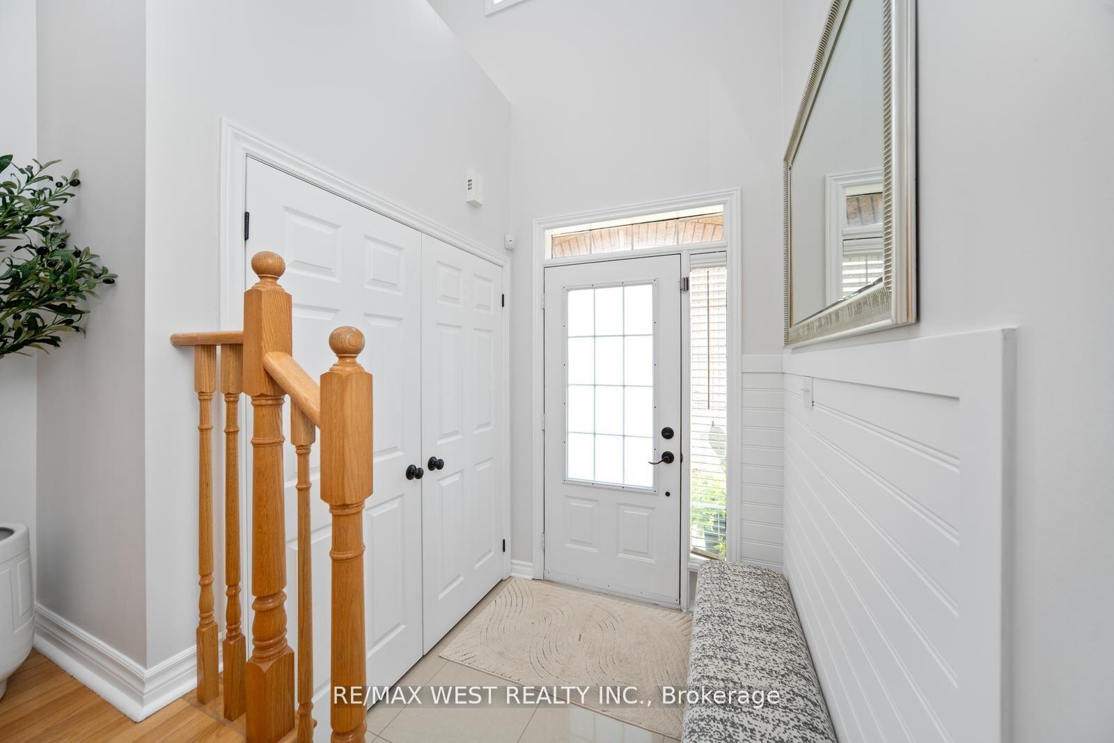 Photo 7 of 4 Dilworth Chase, Brampton, Bram East — HOMEH