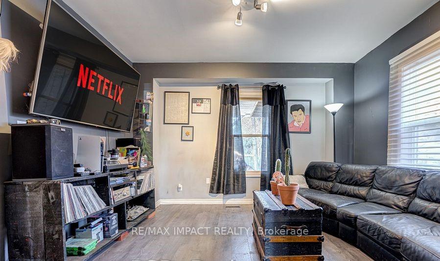 Photo 7 of 137 Elgin Street E, Oshawa, O'Neill — HOMEH