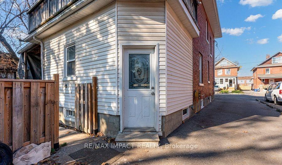 Photo 9 of 137 Elgin Street E, Oshawa, O'Neill — HOMEH