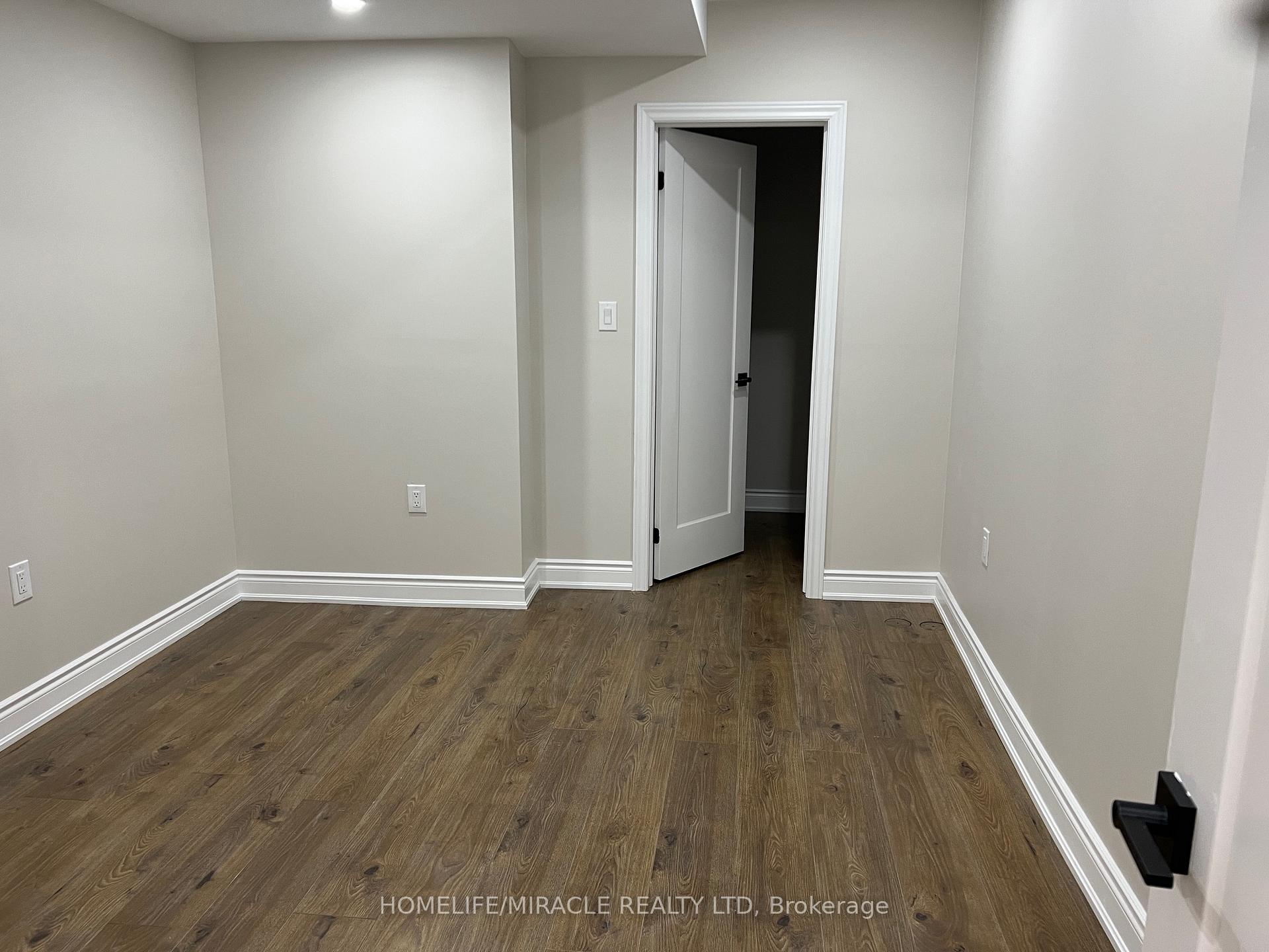 Photo 2 of 21 Cadence Road, Brampton, Credit Valley — HOMEH
