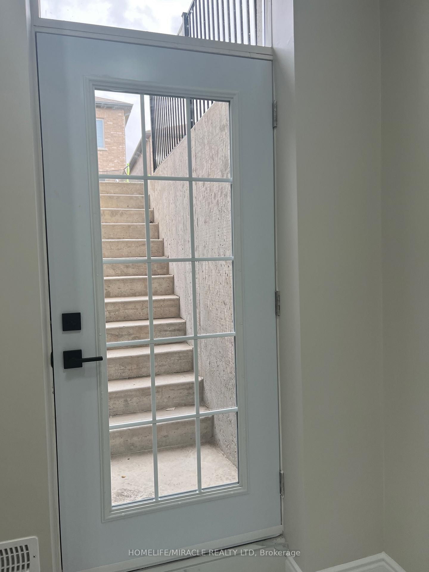 Photo 7 of 21 Cadence Road, Brampton, Credit Valley — HOMEH