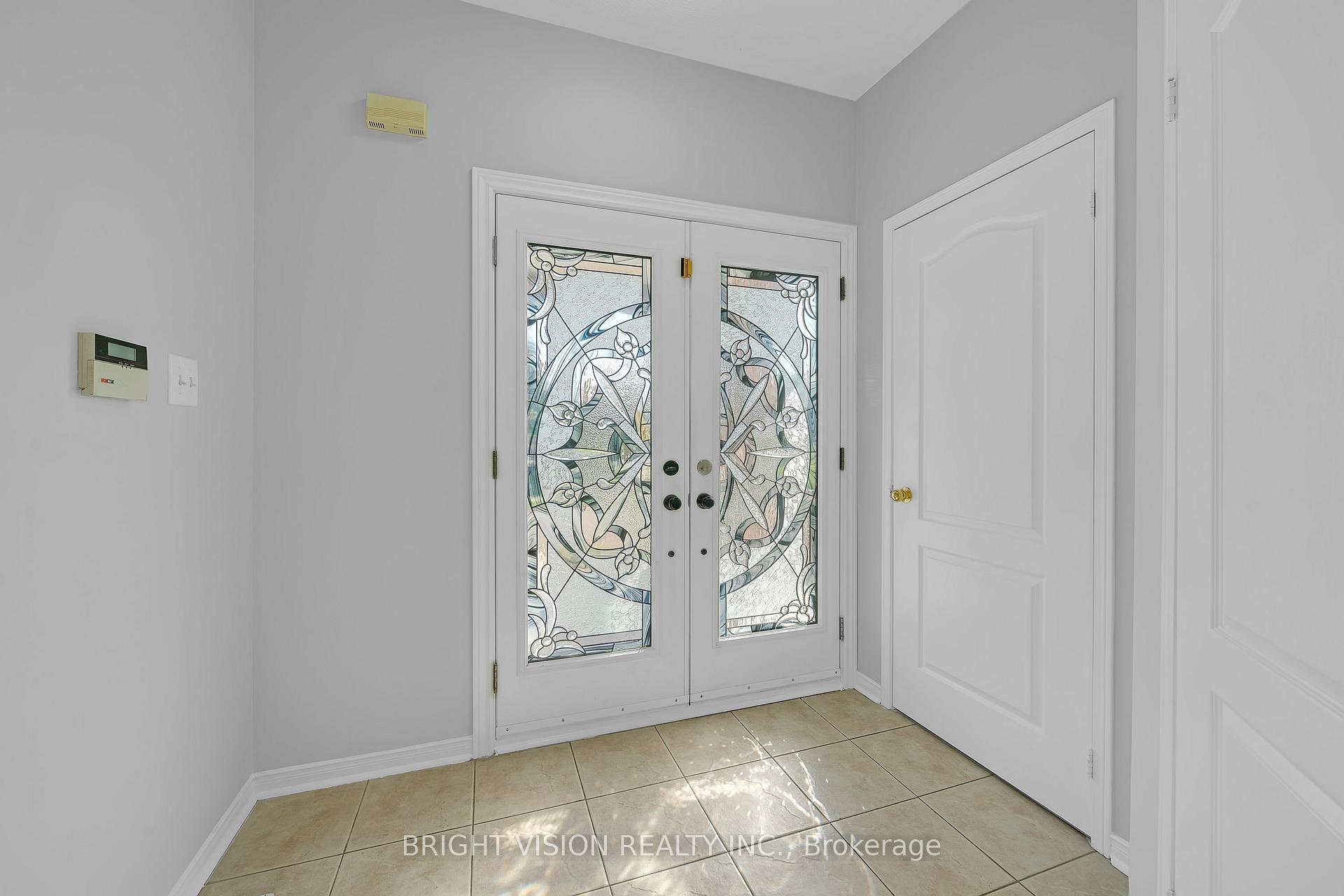 Photo 3 of Unit ROOM A, 2 Browley Drive, Brampton, Fletcher's Meadow — HOMEH