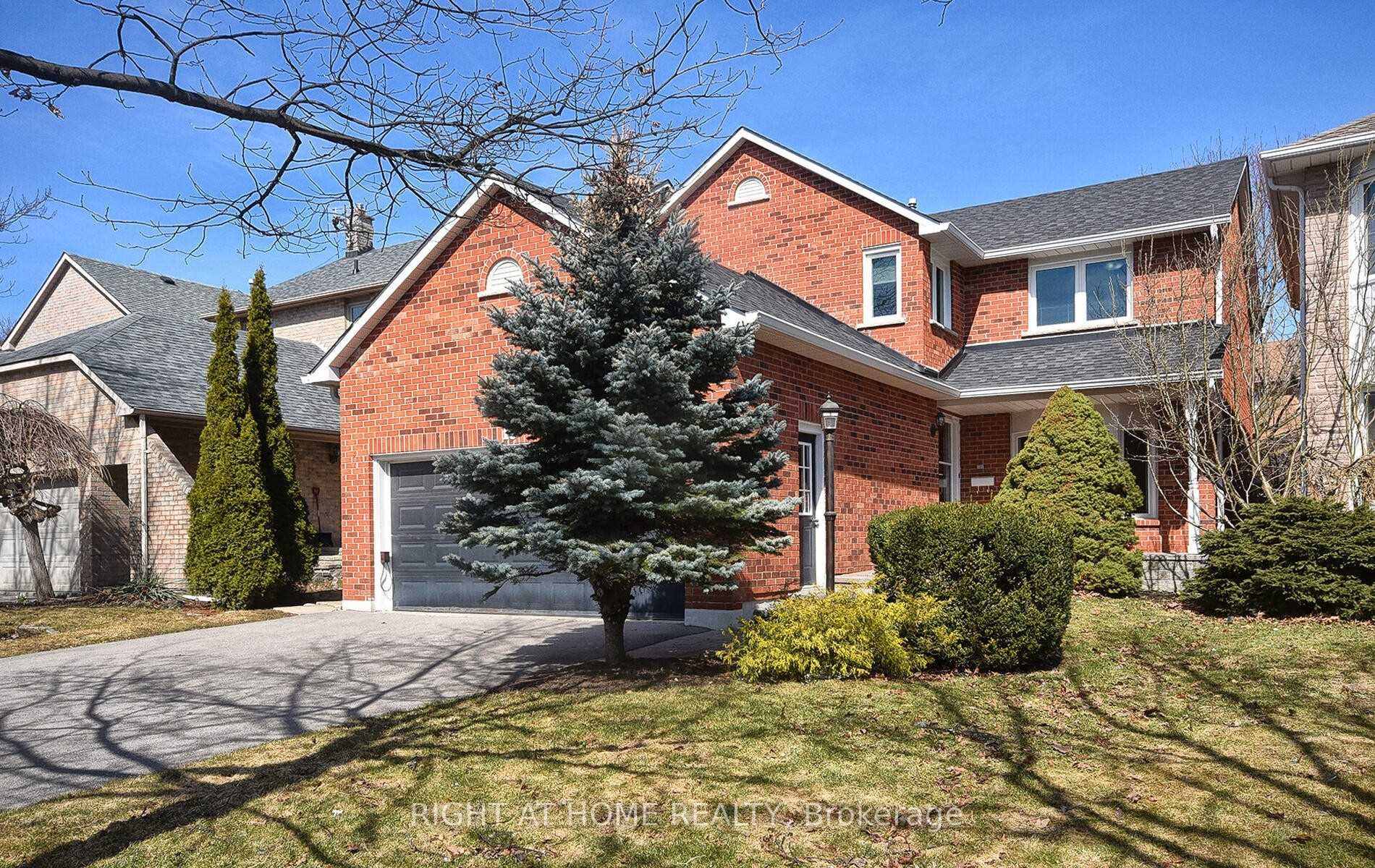 Photo 1 of Unit Bsmnt#2, 16 Gilbank Drive, Aurora, Aurora Heights — HOMEH