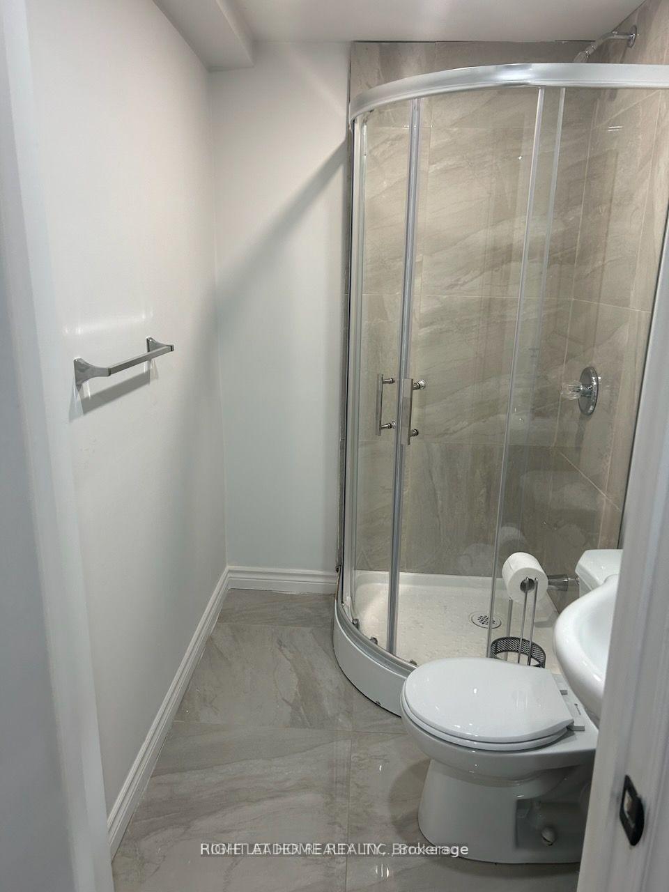 Photo 4 of Unit Bsmnt#2, 16 Gilbank Drive, Aurora, Aurora Heights — HOMEH