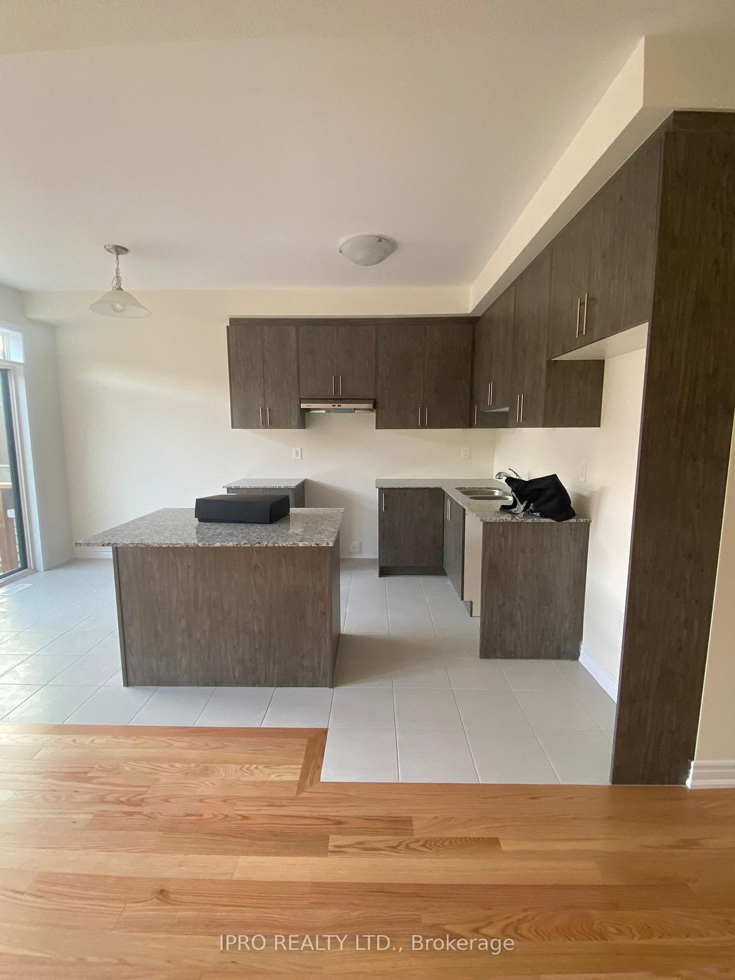 Photo 2 of 685 Ribstone Court, Oshawa, Pinecrest — HOMEH
